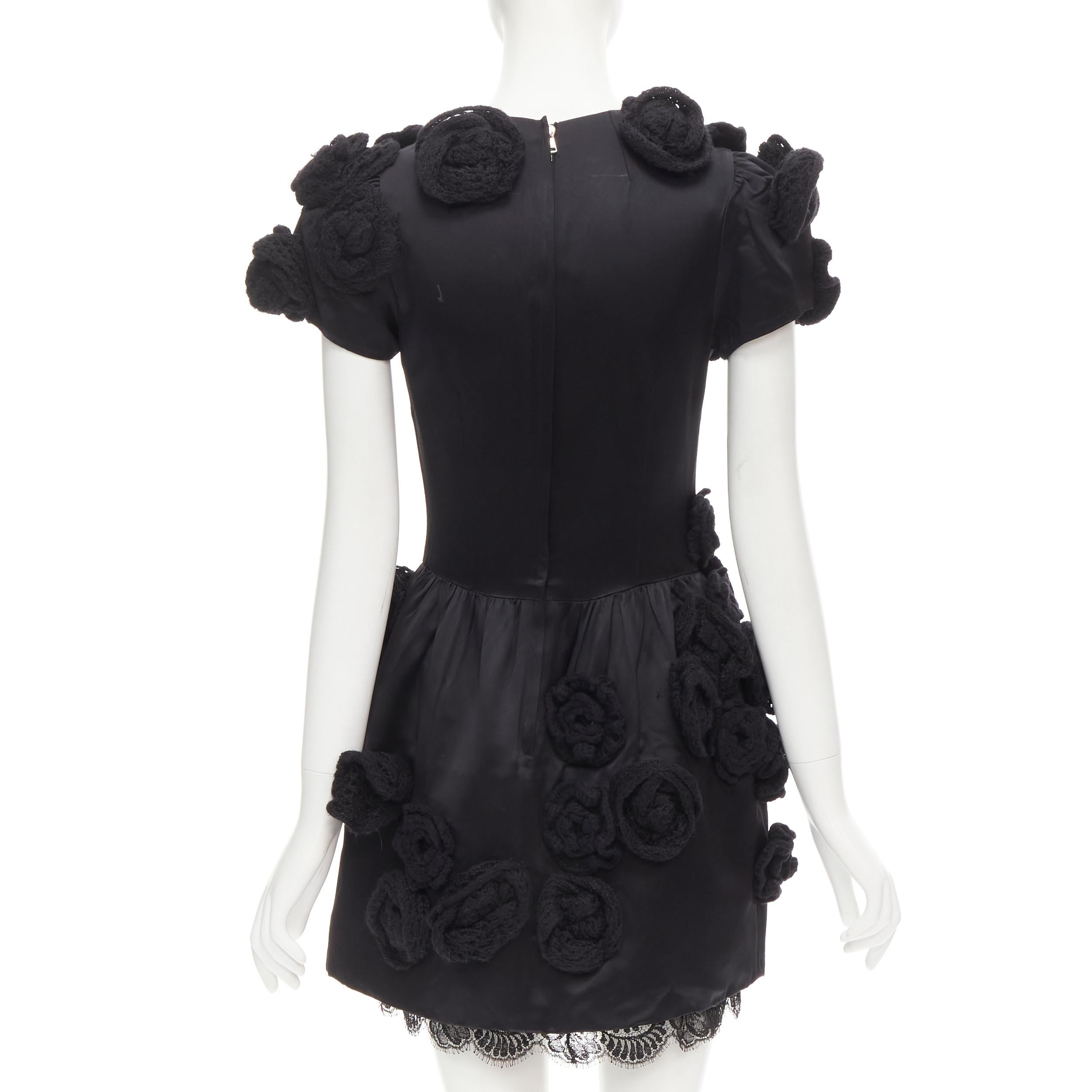 DOLCE GABBANA black 3D wool flower applique lace trimmed dress IT38 XS In Excellent Condition For Sale In Hong Kong, NT