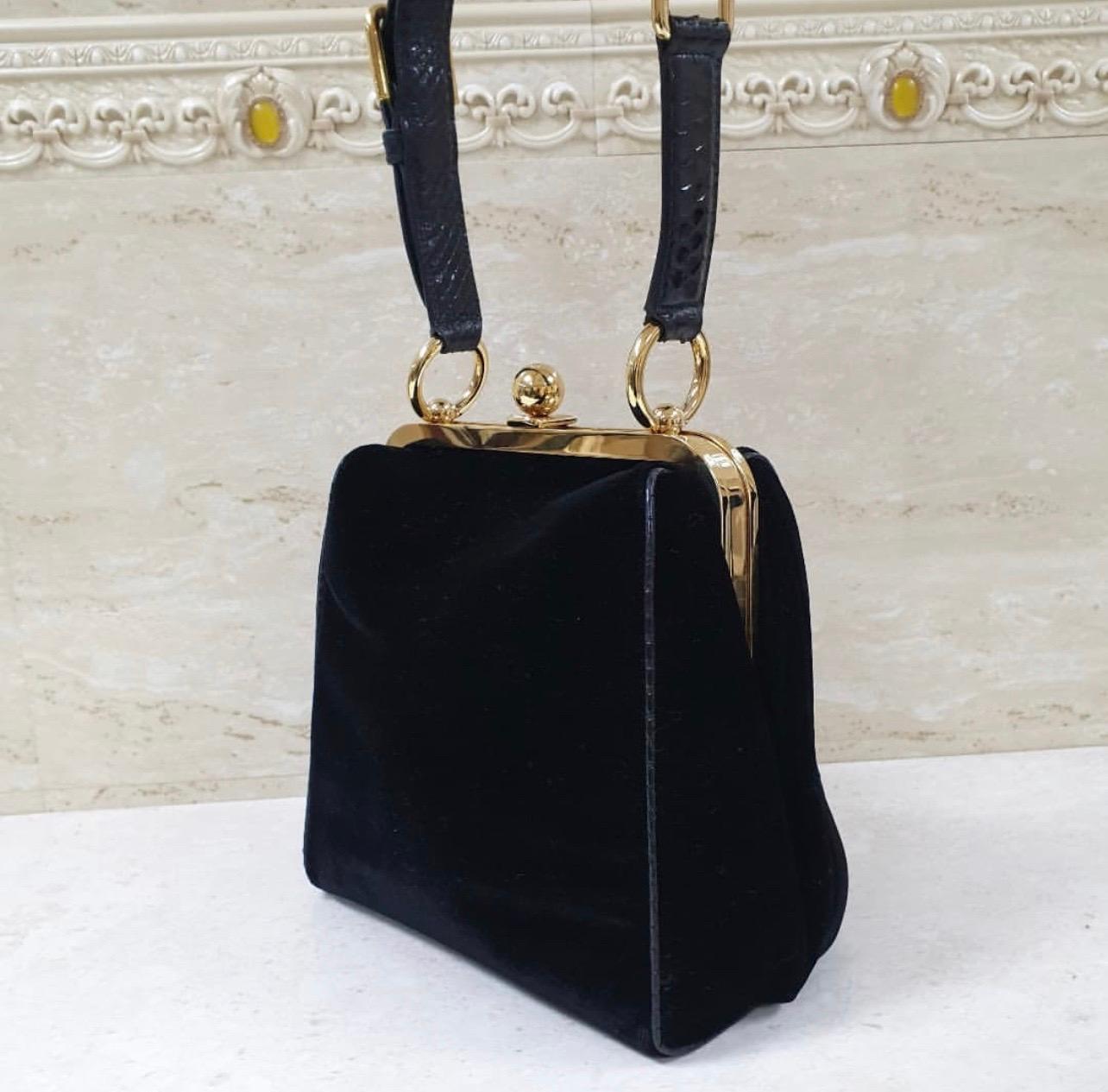 Dolce & Gabbana Black Agata Runway Velvet Python Bag In Excellent Condition For Sale In Krakow, PL