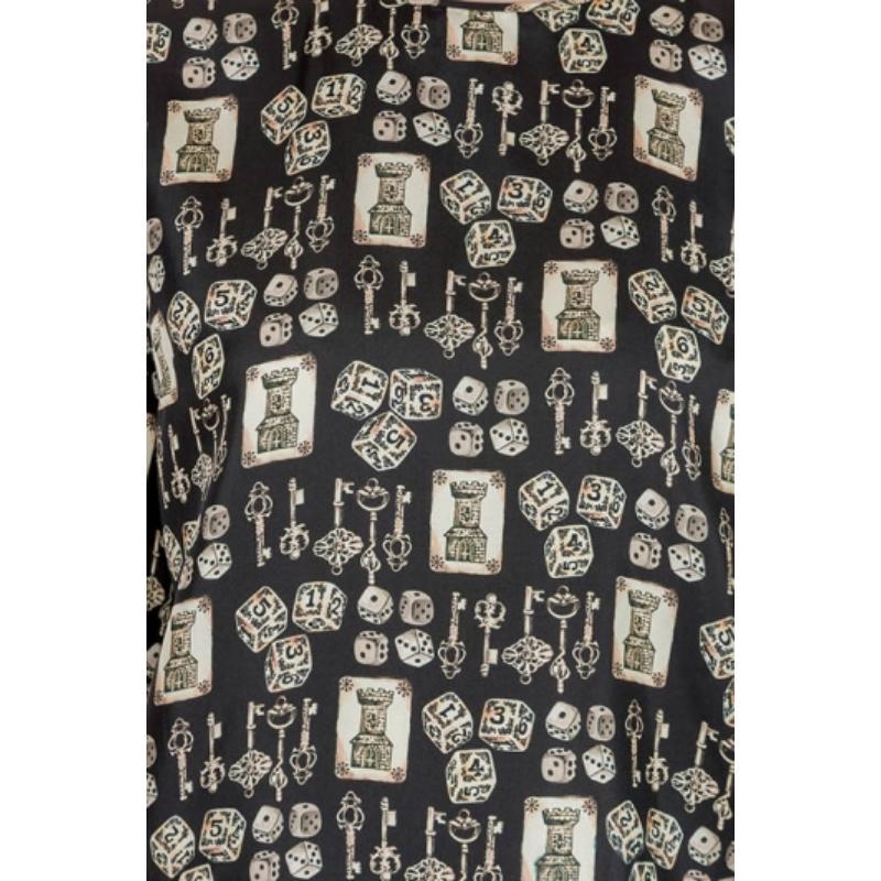 Marron Dolce & Gabbana Black and Beige Dice Key Printed Silk Short Sleeve Top M en vente