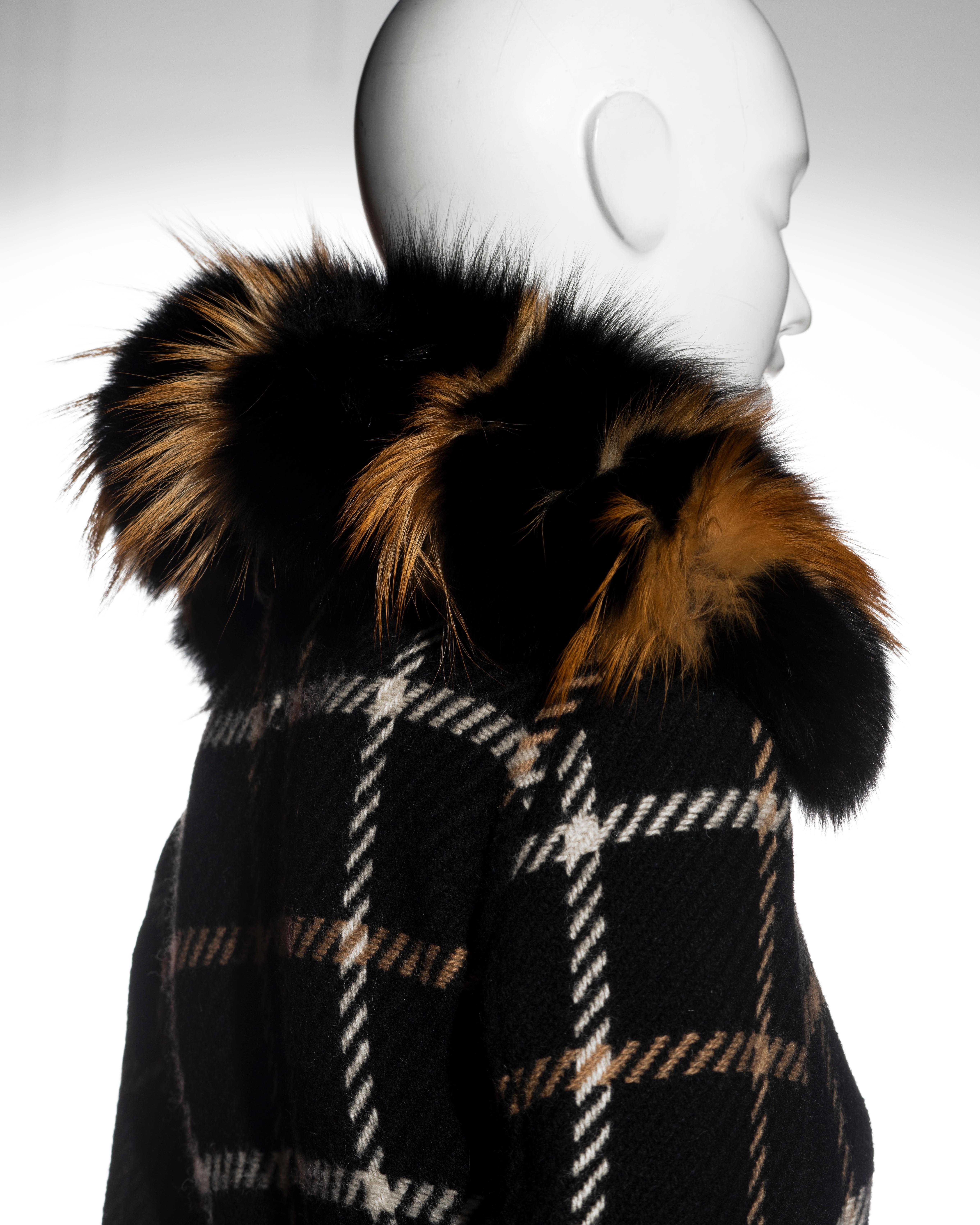 Dolce & Gabbana black and cream checked wool coat with fur collar, fw 1995 In Excellent Condition For Sale In London, GB