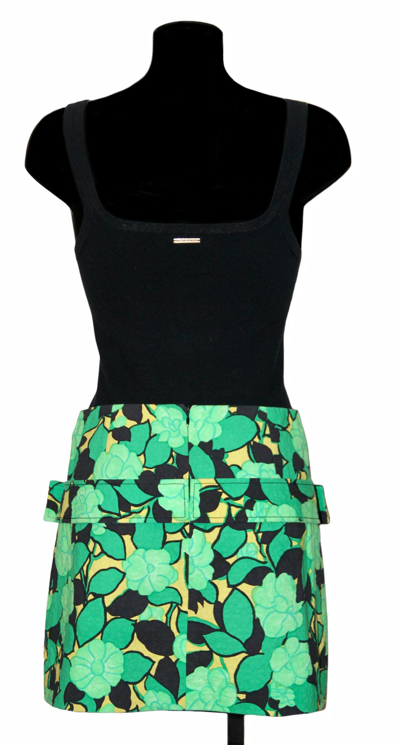 Dolce & Gabbana Black and Green Mini Skirt with Strass Buckles In Good Condition In Geneva, CH