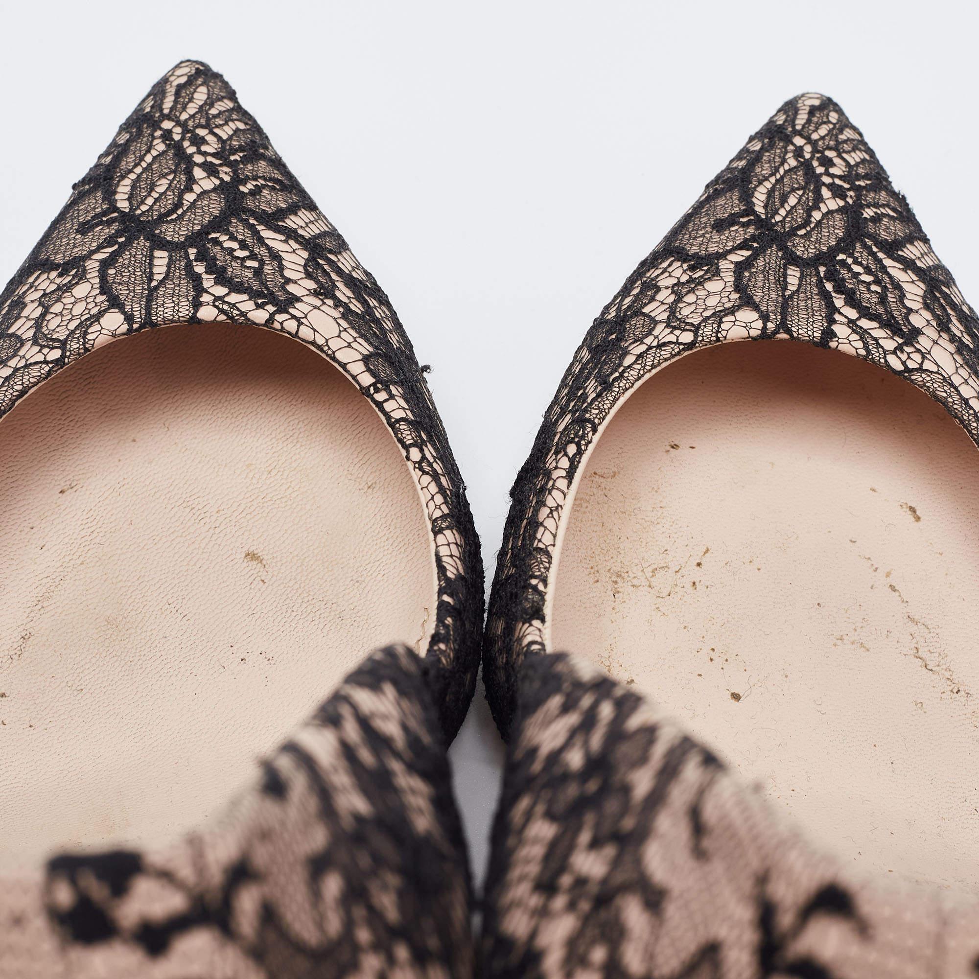 Dolce & Gabbana Black/Beige Floral Lace Pointed Toe Pumps Size 40 For Sale 1