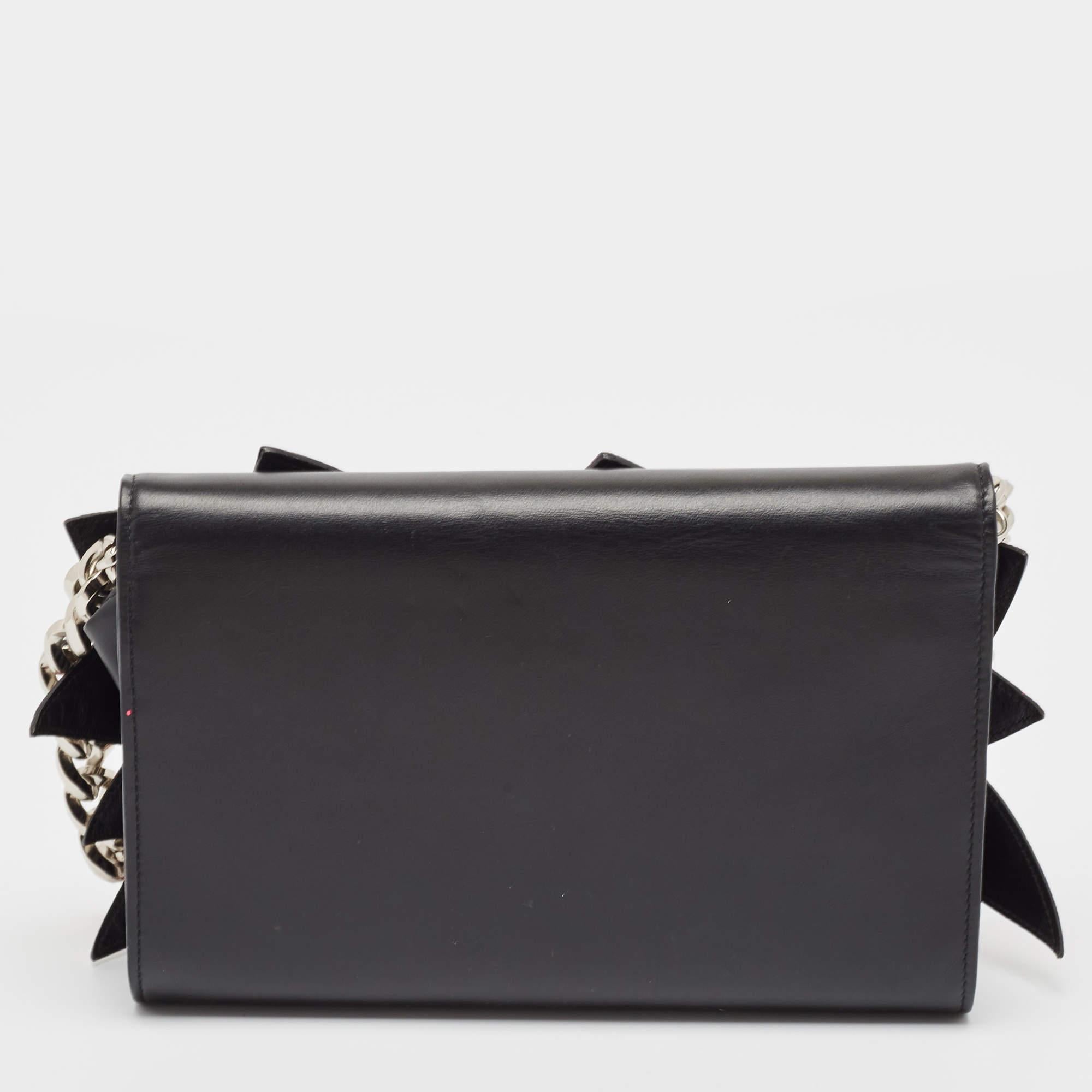 Dolce & Gabbana Black Boom Patch Chain Shoulder Bag In Good Condition For Sale In Dubai, Al Qouz 2