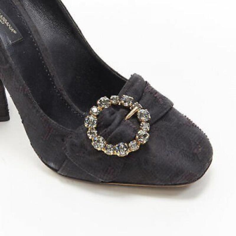 DOLCE GABBANA black brocade strass crystal brooch angular heel pump EU39 US9
Reference: TGAS/A05365
Brand: Dolce Gabbana
Designer: Domenico Dolce and Stefano Gabbana
Model: Brocade pump
Collection: Runway
Material: Fabric
Color: Black
Pattern: