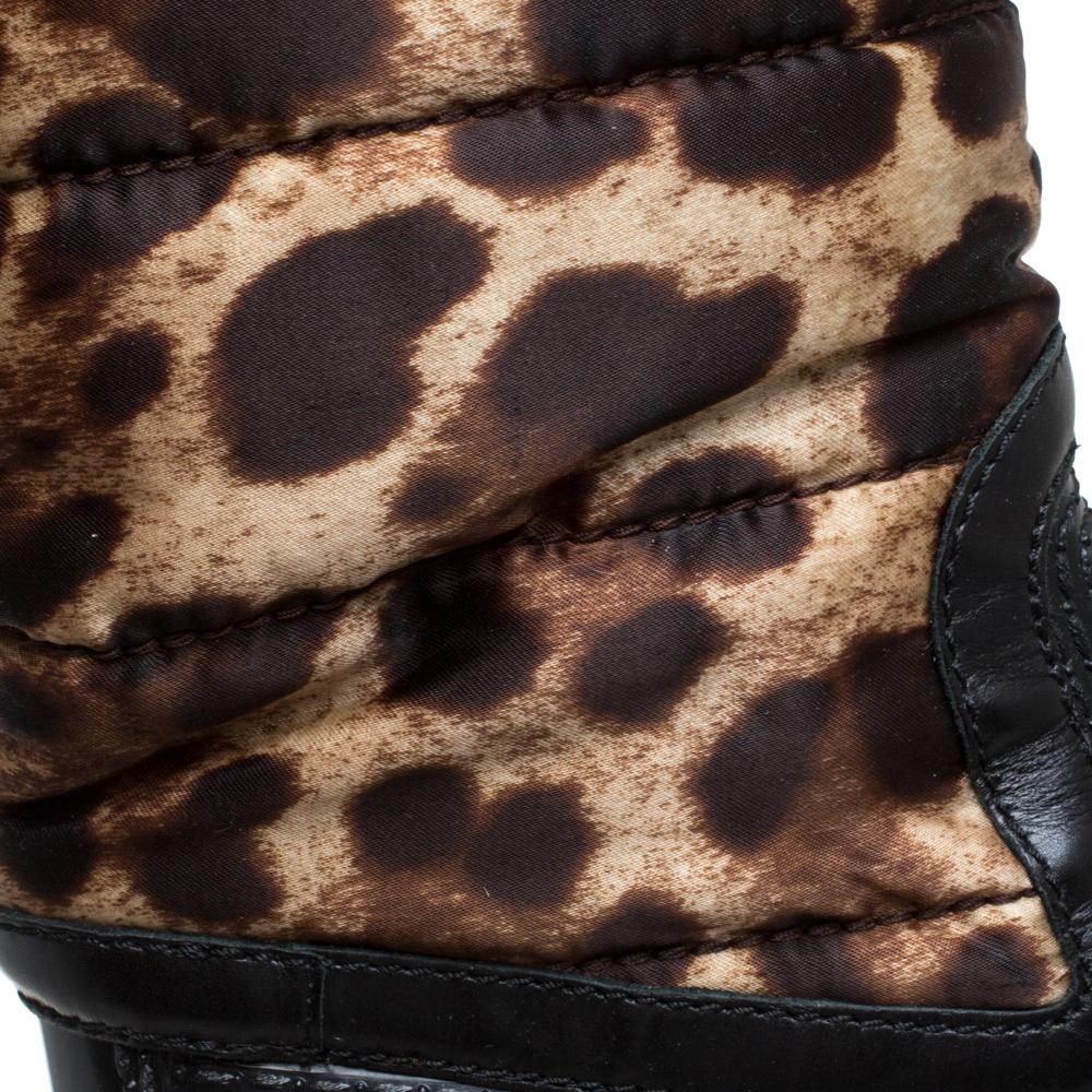 Dolce & Gabbana Black/Brown Leopard Print Leather Mid Length Rain Boots Size 36 In Good Condition In Dubai, Al Qouz 2