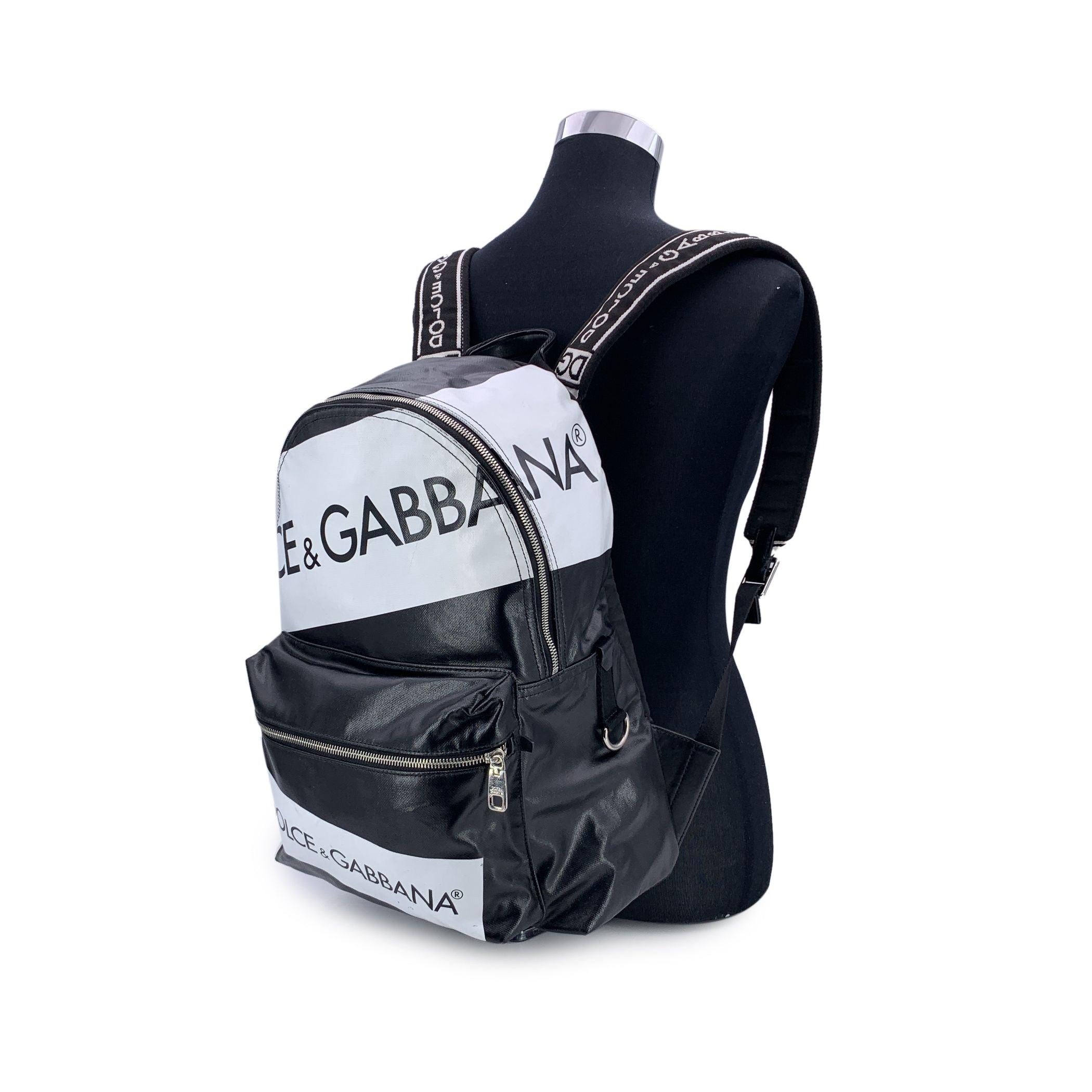 This beautiful Bag will come with a Certificate of Authenticity provided by Entrupy. The certificate will be provided at no further cost Introducing the Dolce & Gabbana 'Vulcano' Logo Backpack, a statement piece for the modern fashion enthusiast.