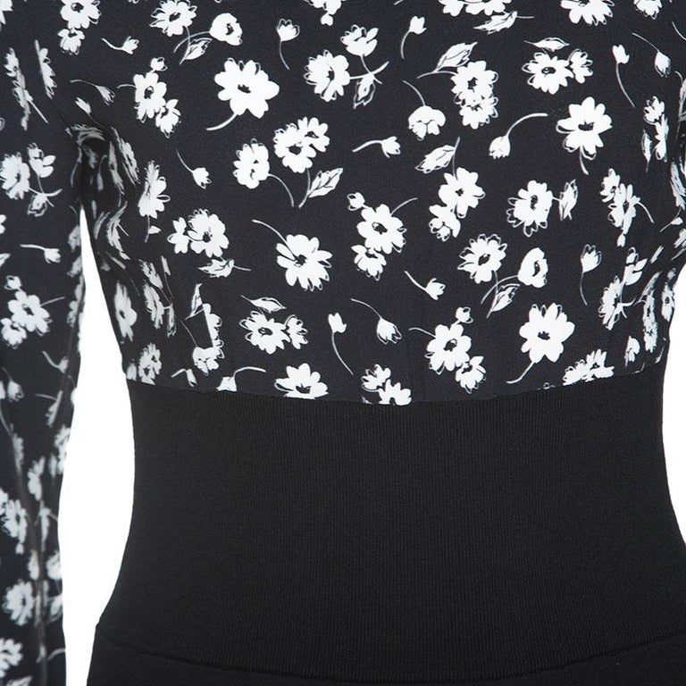 Dolce and Gabbana Black Cashmere Belluci Daisy Print Knit Dress M at