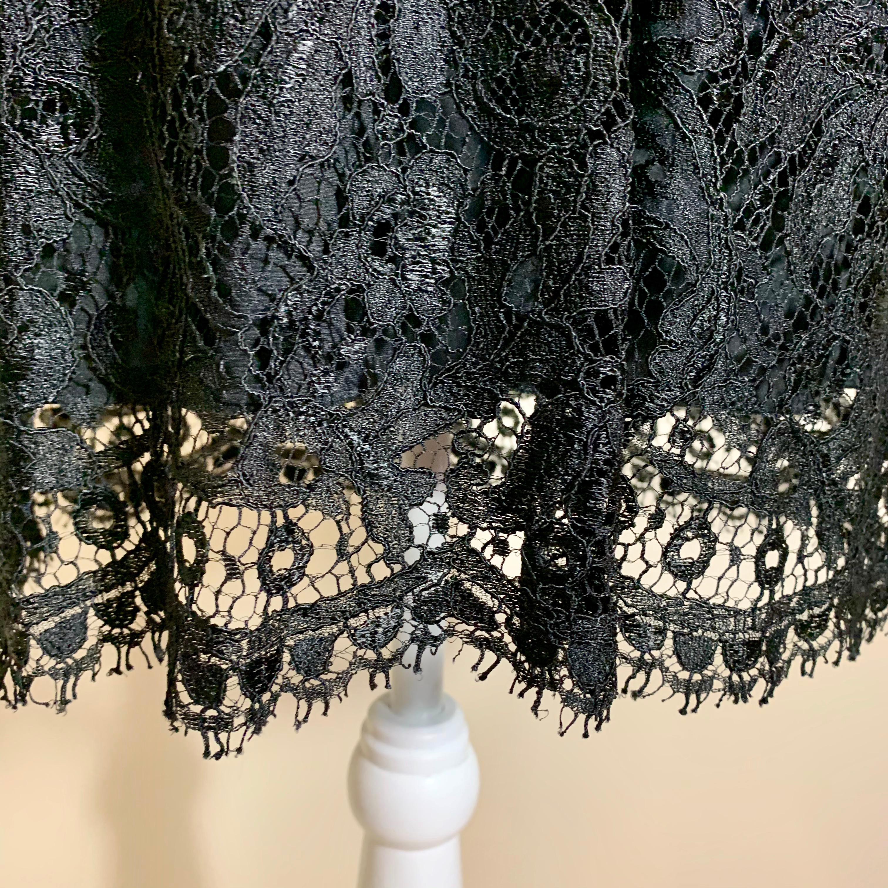 Robe sans manches Dolce & Gabbana, doublée de dentelle de coton et de soie noire avec étiquettes, Italie Excellent état - En vente à Philadelphia, PA