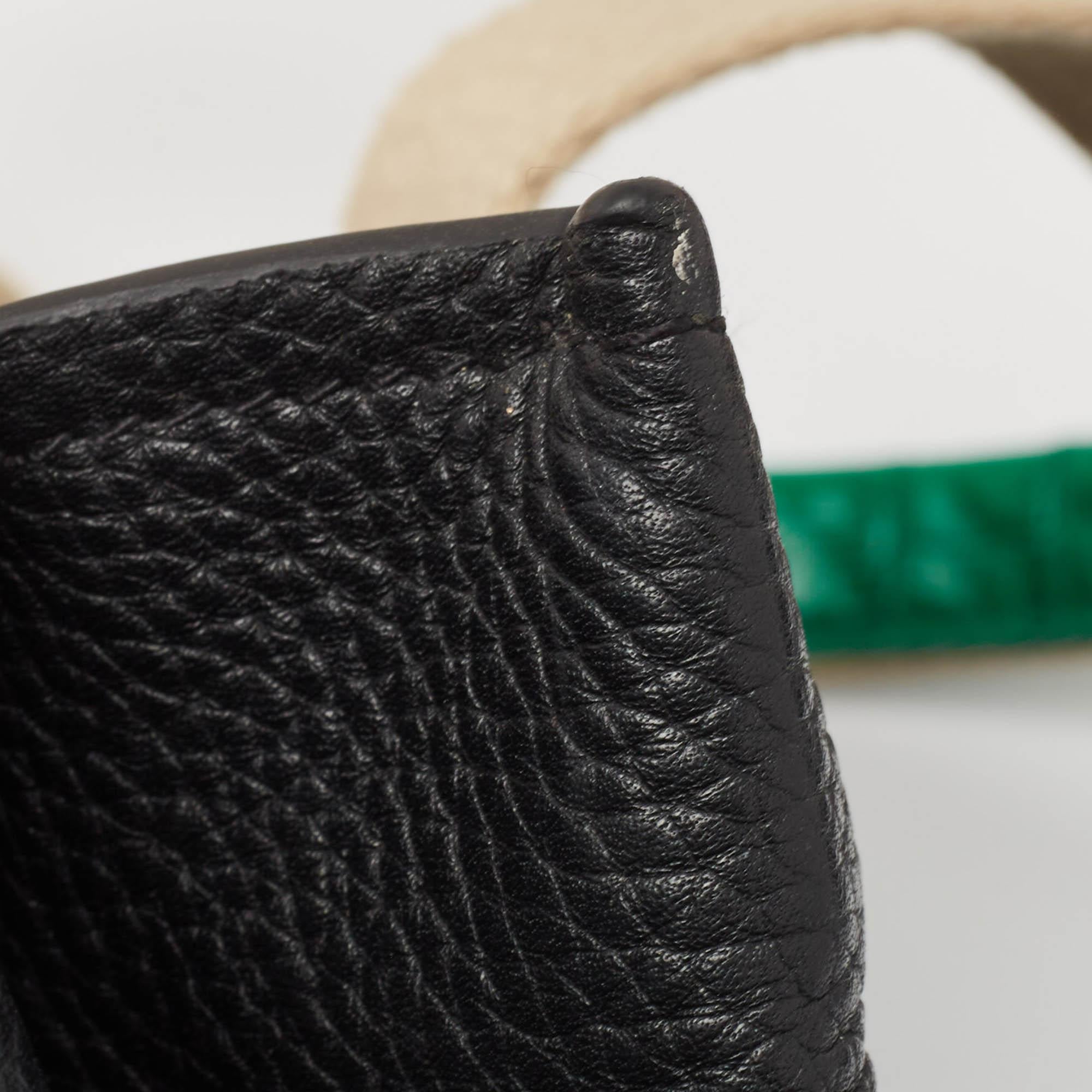 Dolce & Gabbana - Fourre-tout en cuir et crocodile noir à motif familial en vente 5