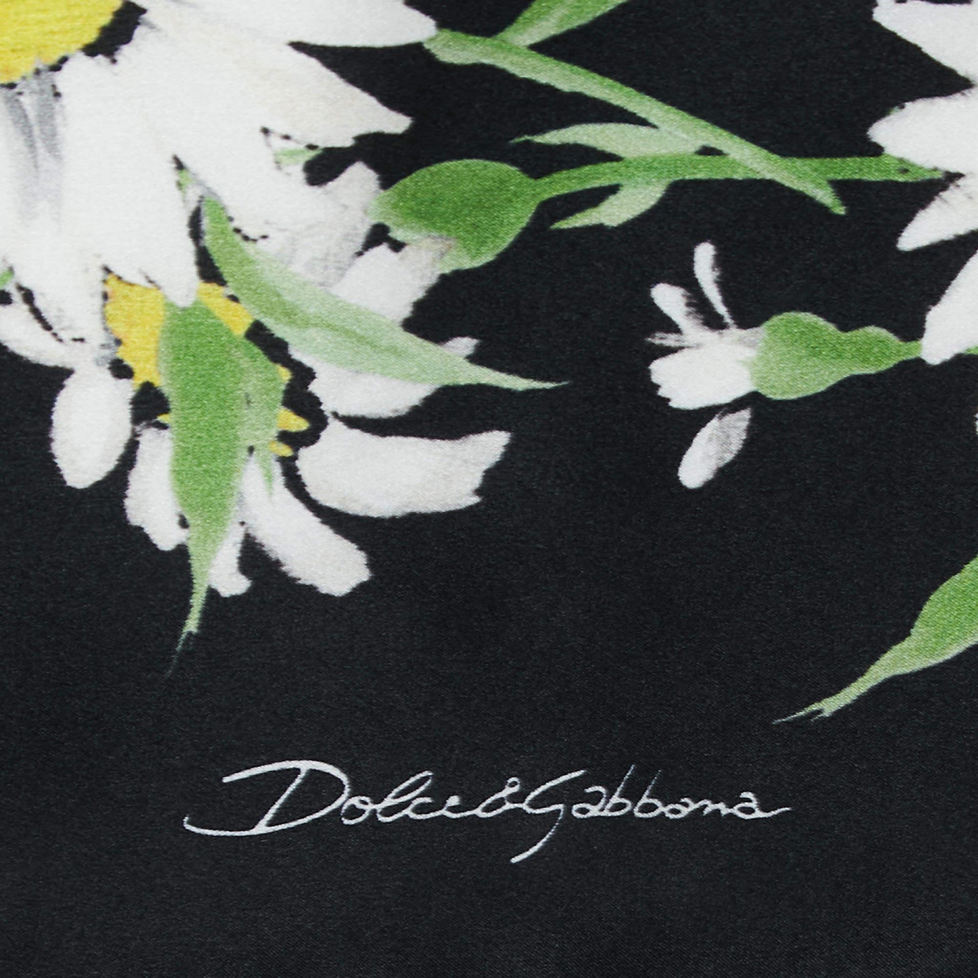 Dolce & Gabbana Black Daisy Print Satin Silk Scarf In Good Condition In Dubai, Al Qouz 2