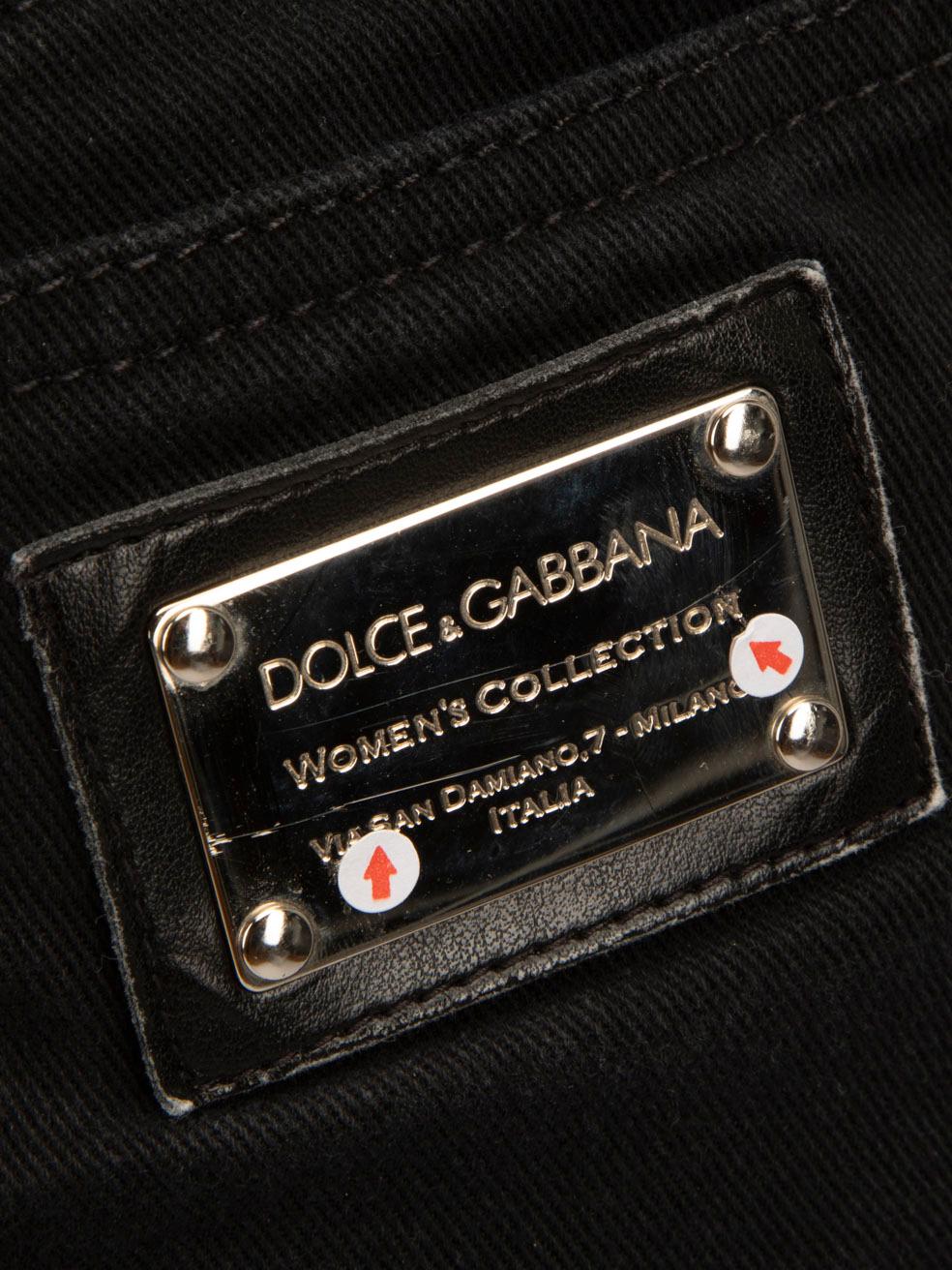 Dolce & Gabbana Minifalda vaquera negra con placa del logotipo Talla S en Excelente estado para la venta en London, GB