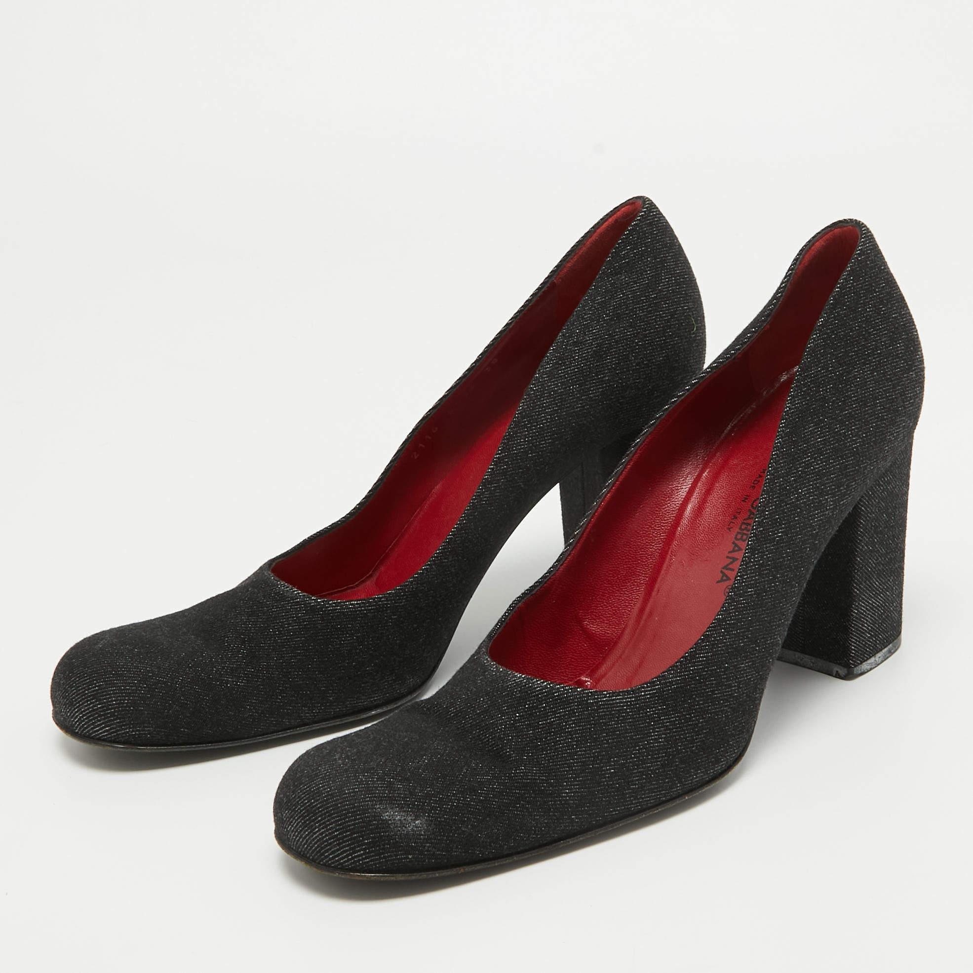 Discover footwear elegance with these designer women's pumps. Meticulously designed, these heels seamlessly marry fashion and comfort, ensuring you shine in every setting.