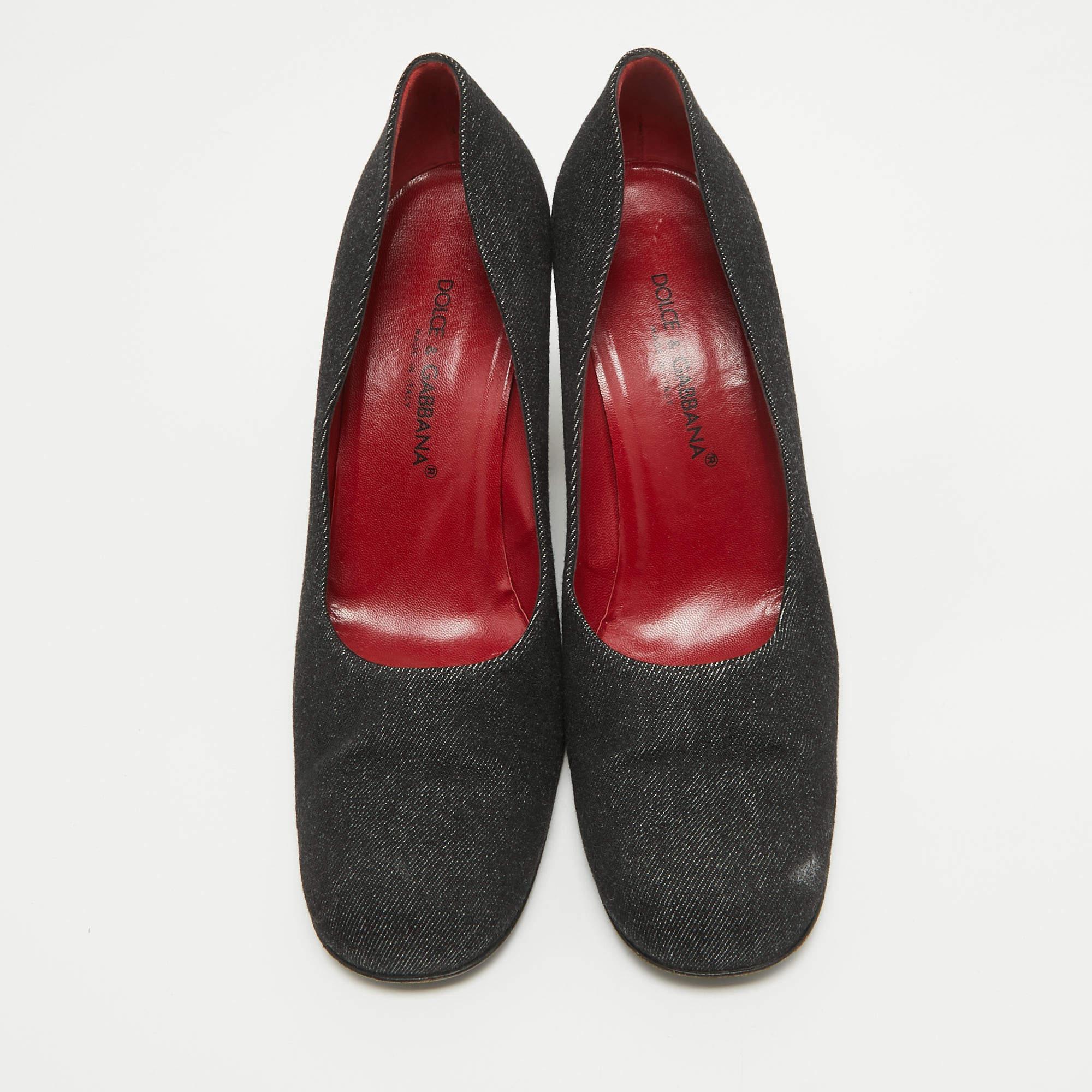 Dolce & Gabbana Black Denim Pumps Size 38 In Good Condition For Sale In Dubai, Al Qouz 2