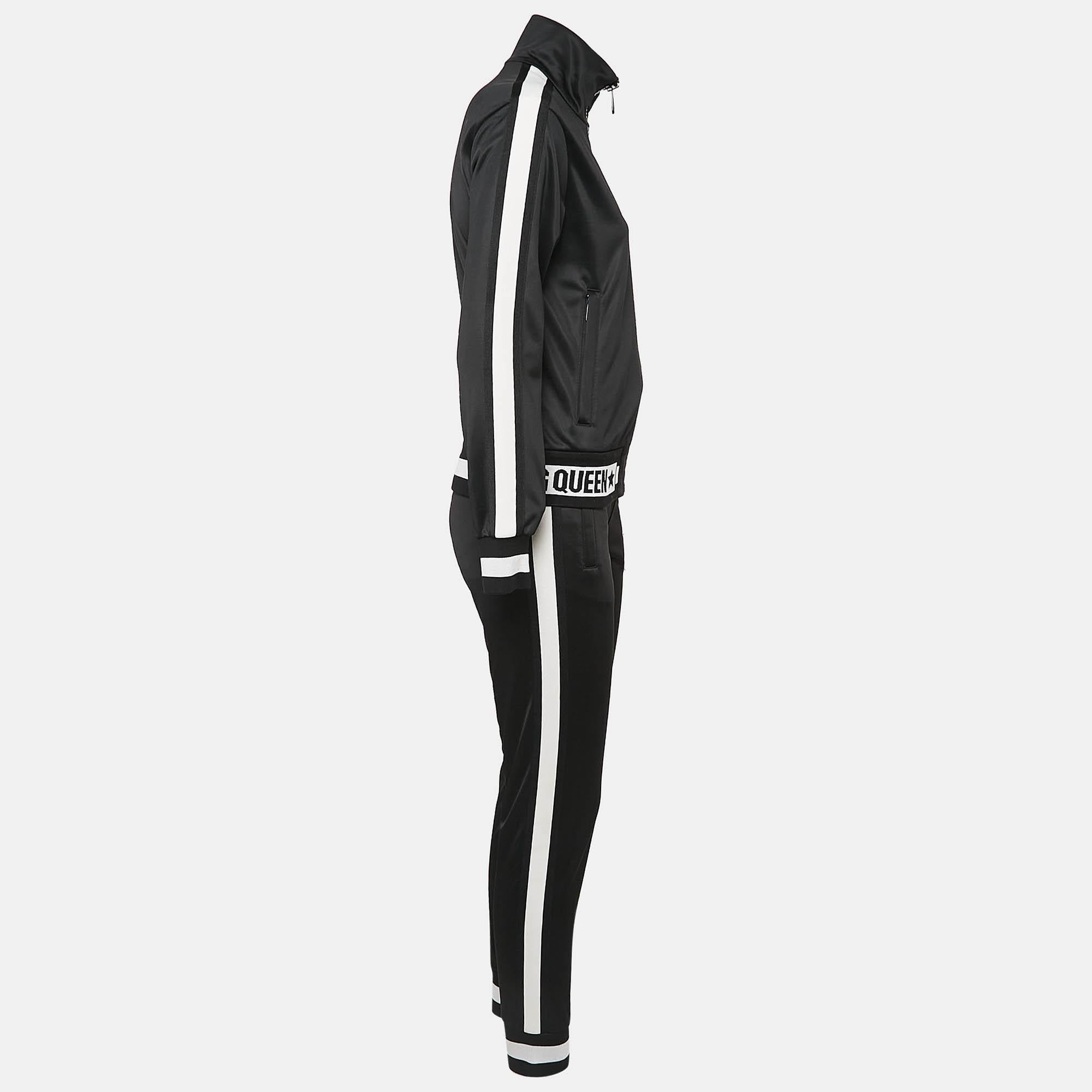 Characterized by impeccable tailoring  a good fit  and the use of quality materials  this tracksuit will help you serve dapper looks. Style it with loafers to bring out the appeal of the creation.