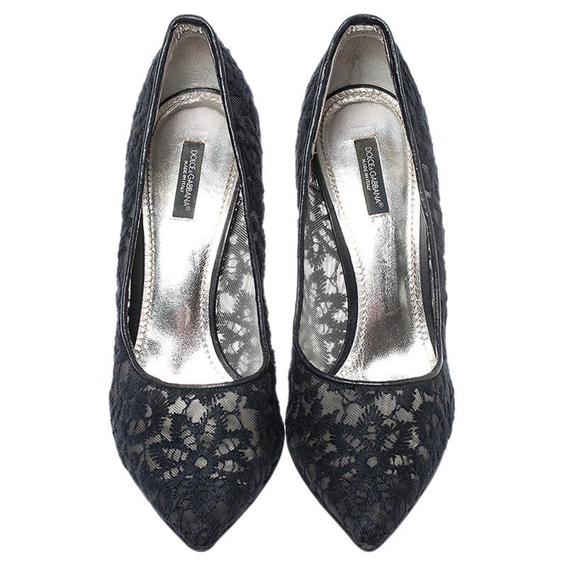 Dolce & Gabbana Black Embroidered Mesh And Leather Trim Pointed Toe Pump Size 40 In Fair Condition For Sale In Dubai, Al Qouz 2