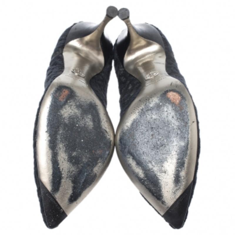 Dolce & Gabbana Schwarzes besticktes Netz Lederbesatz spitze Zehe Pumps Größe 40 im Angebot 3