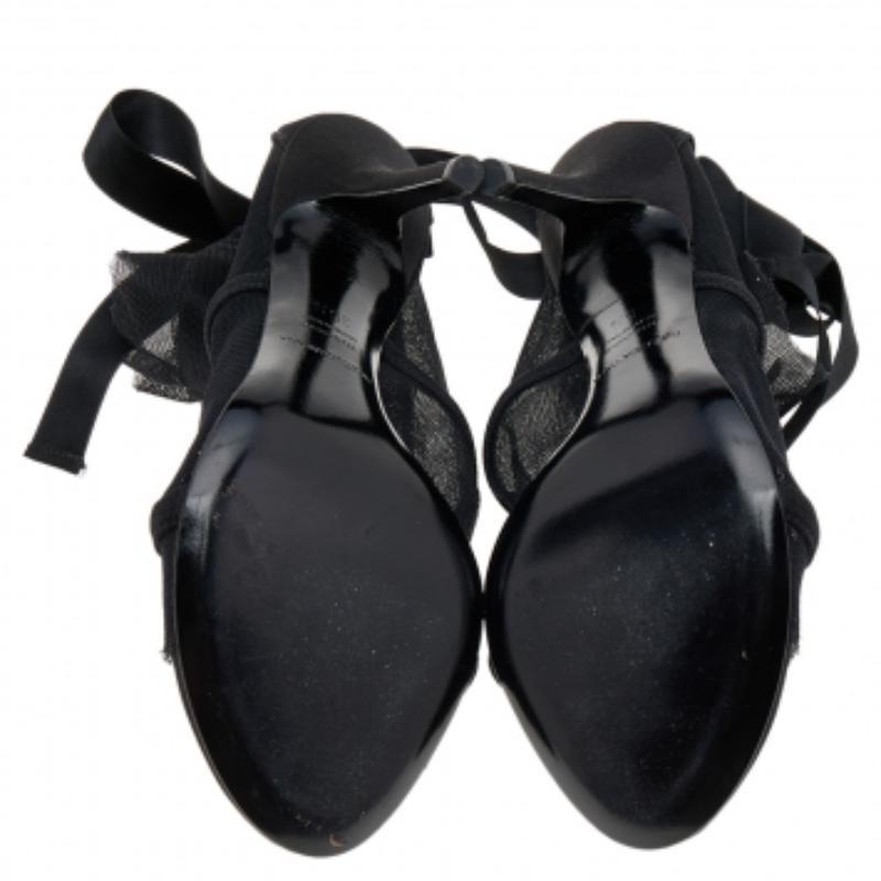 Dolce & Gabbana - Bottines peep toes en tissu noir - Taille 35,5 en vente 1