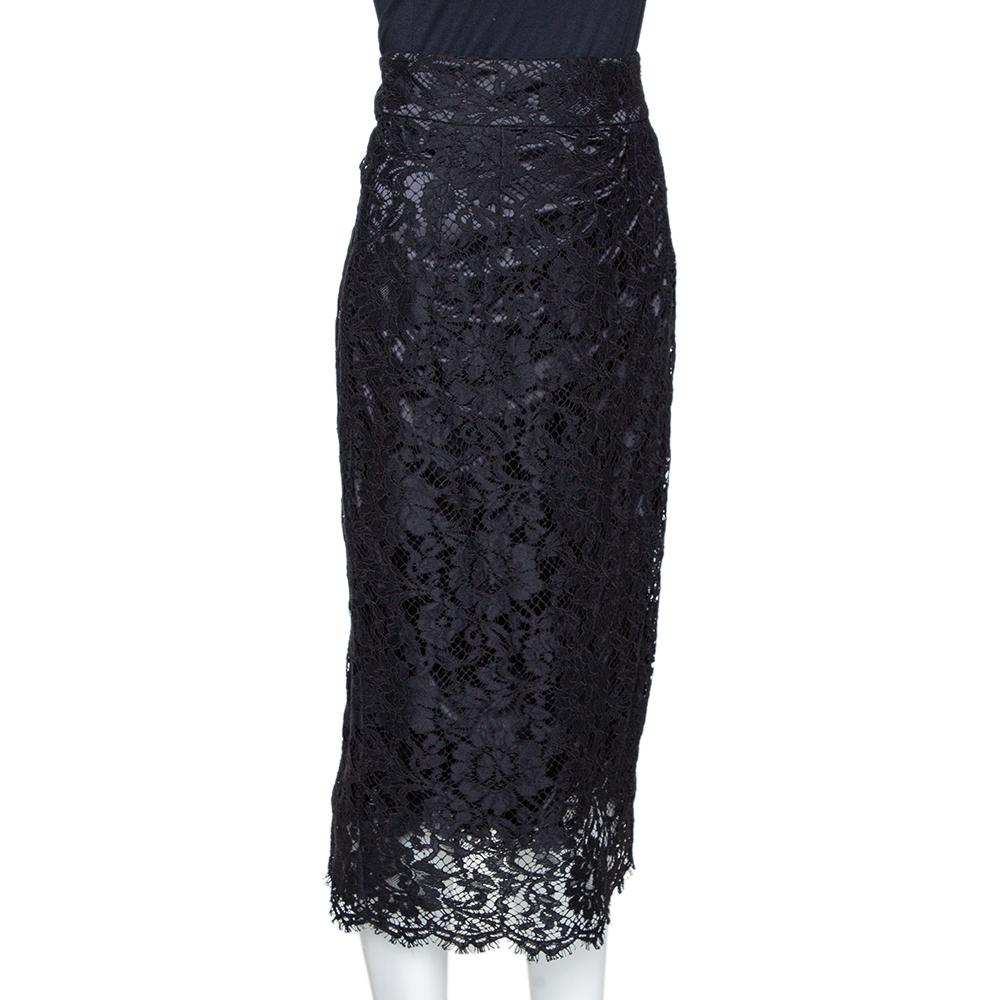 Dolce & Gabbana Black Floral Lace Pencil Skirt M In Excellent Condition In Dubai, Al Qouz 2