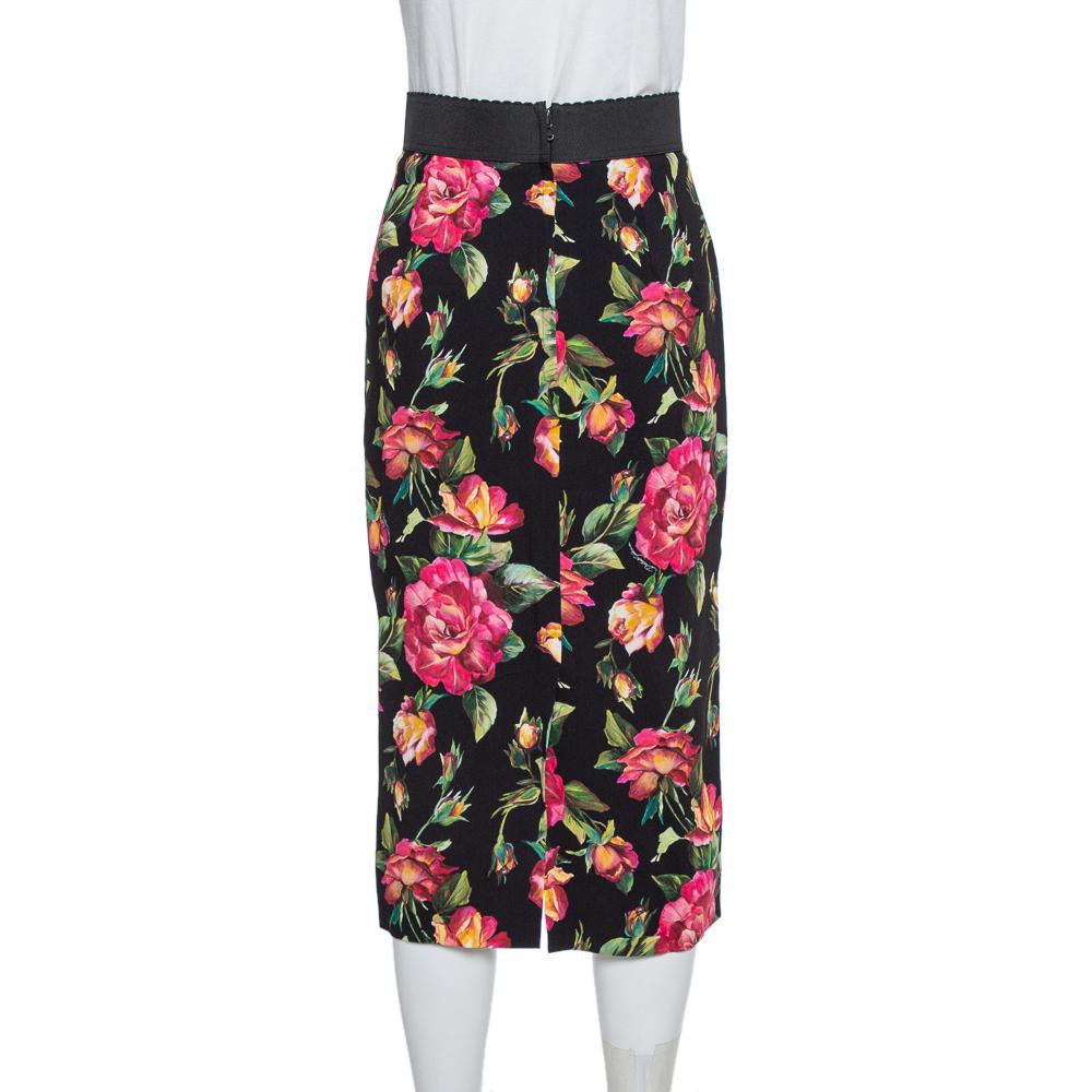 Elevate your fashion looks with this lovely pencil skirt from Dolce and Gabbana! It has been adorned with a beautiful floral print all over and comes with an elasticized waistband. Pair it with silk blouses and slingback sandals for your fashionable