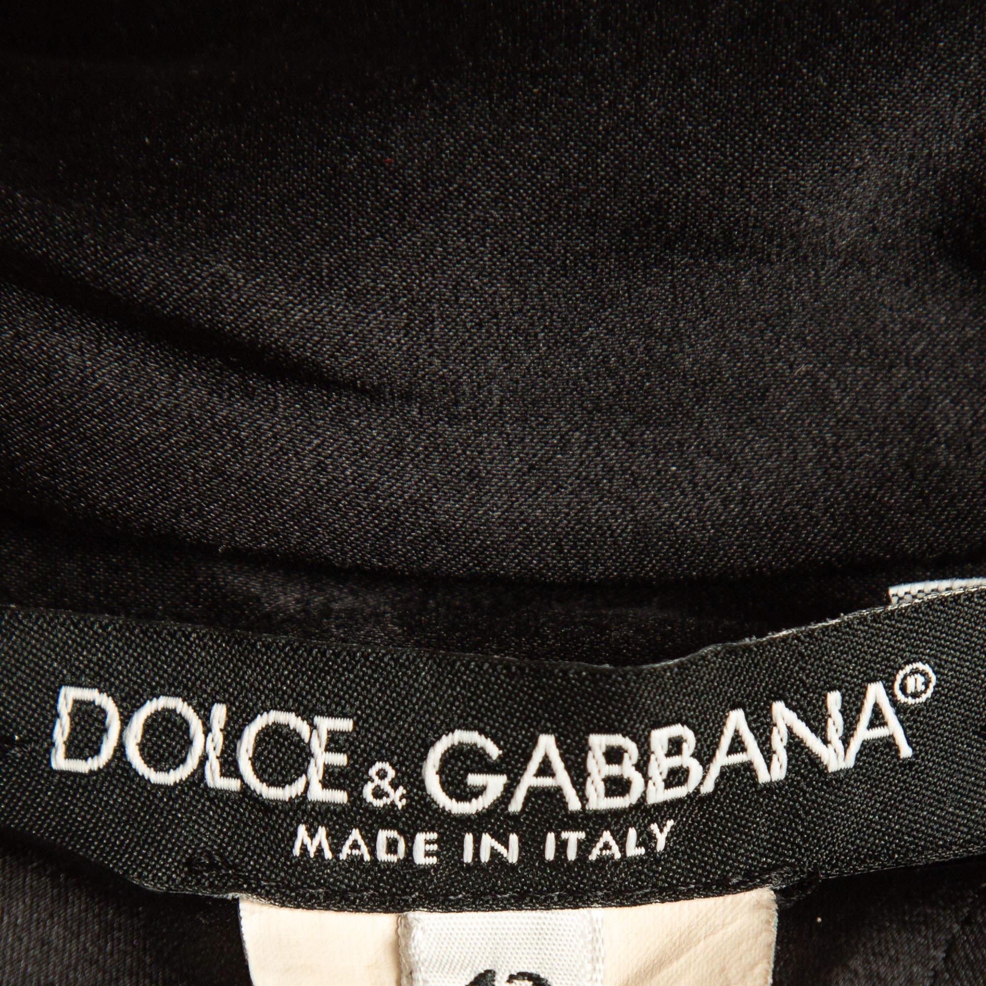Dolce & Gabbana, robe midi froncée à épaules dénudées en soie noire à imprimé floral, taille M Bon état à Dubai, Al Qouz 2