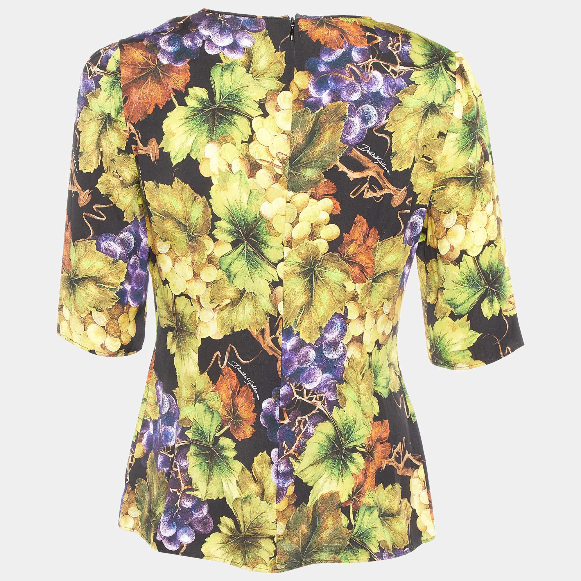 Questo top griffato offre stile e comfort. Realizzata con i migliori tessuti, la creazione è stata curata nei minimi dettagli. Abbinalo a una gonna e a dei tacchi.
