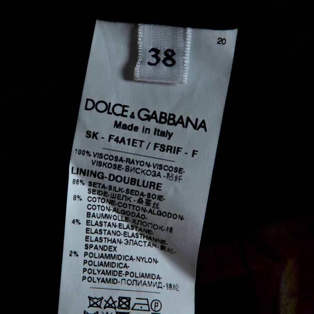 Dolce & Gabbana Black Floral Printed Cotton Flared Skirt S In New Condition In Dubai, Al Qouz 2