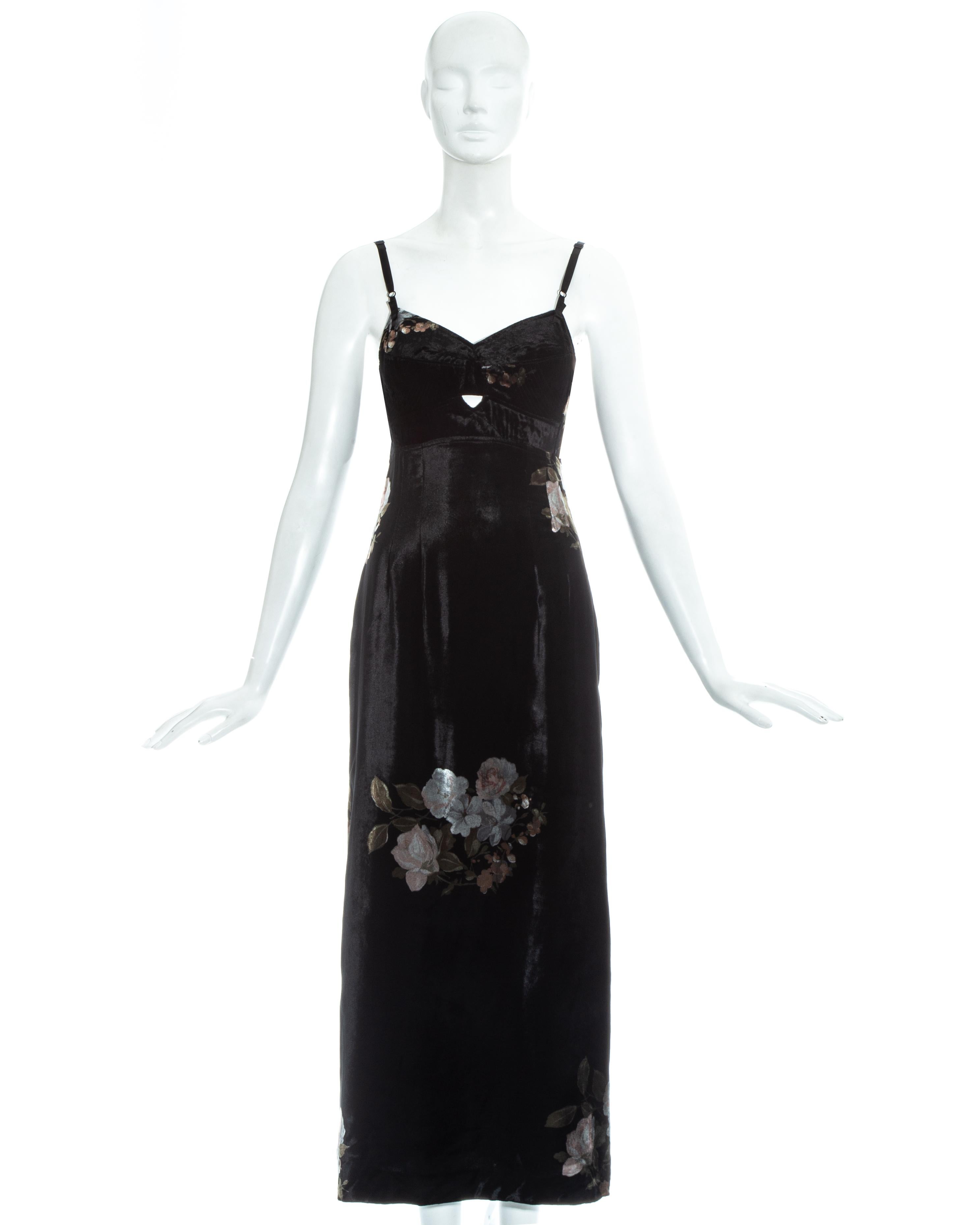Dolce & Gabbana black floral velvet evening dress. Adjustable bra straps, cut out under the bust and invisible zip fastening. 

Fall-Winter 1996