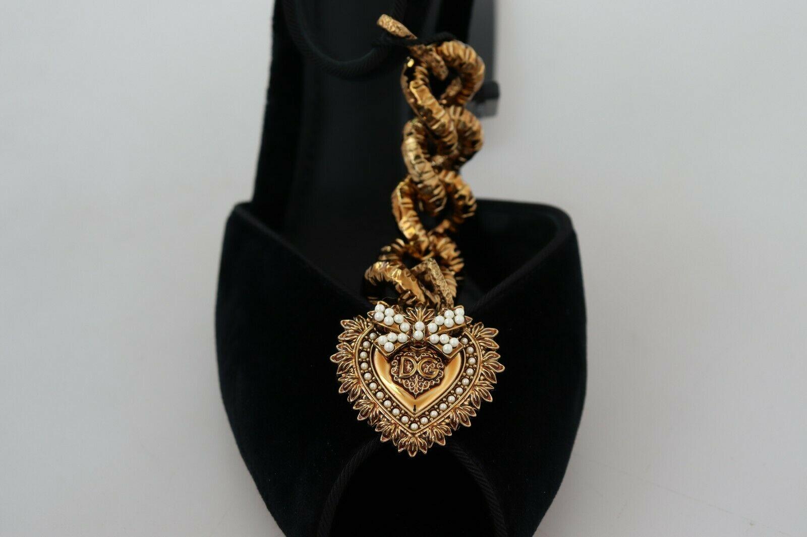 Dolce & Gabbana Black Gold Mary Jane Shoes Heels Pumps With DG Logo Heart Pearls In New Condition In WELWYN, GB