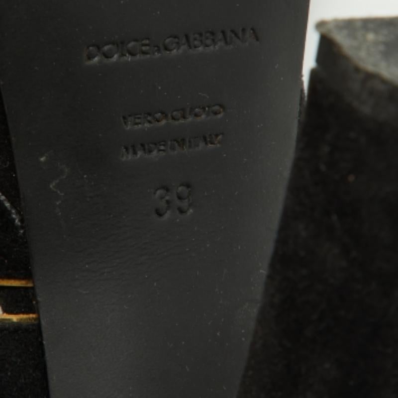 Dolce & Gabbana Sandales à plateforme en daim noir/doré Taille 39 Bon état - En vente à Dubai, Al Qouz 2