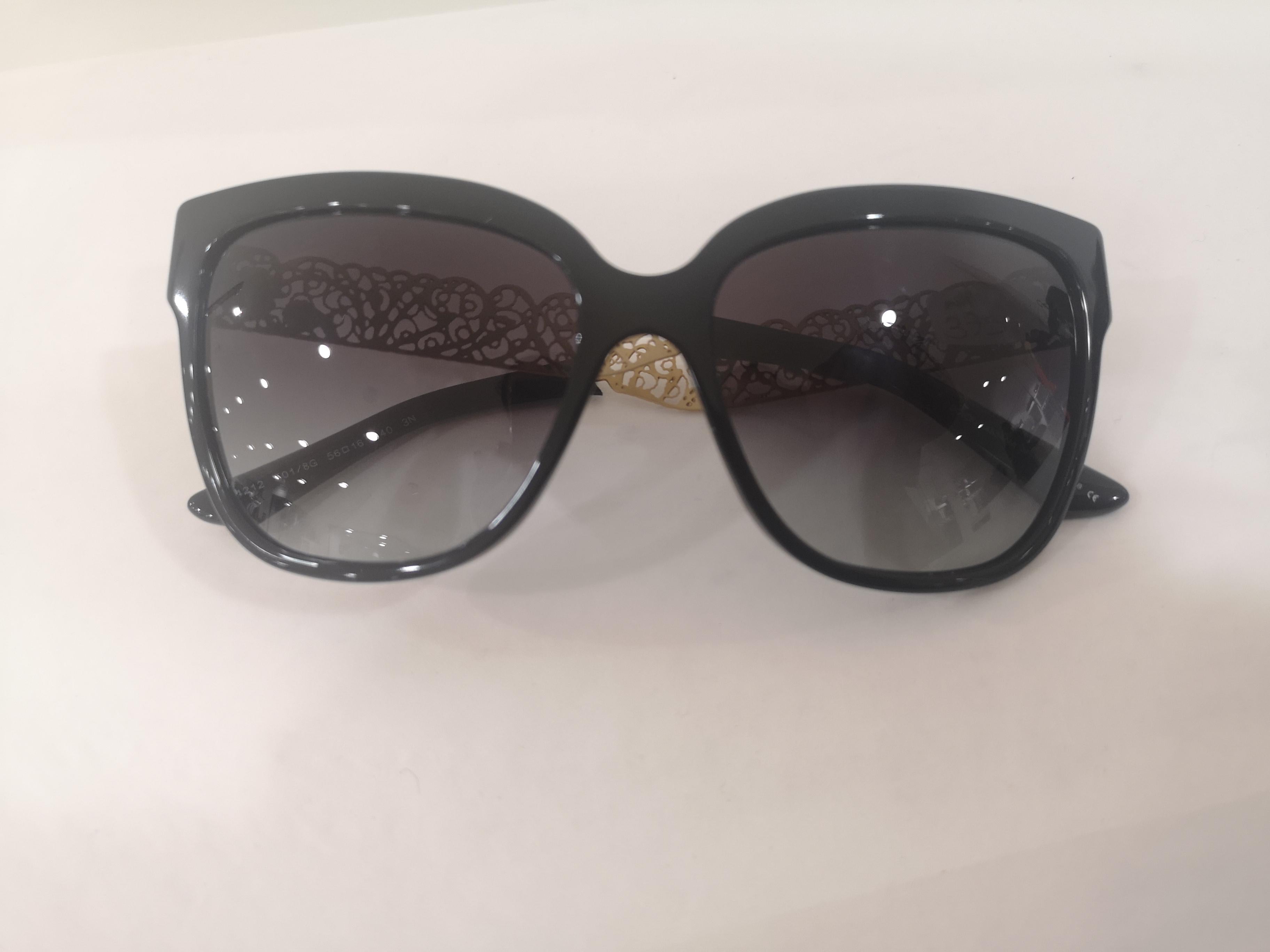 dolce and gabbana glasses black and gold