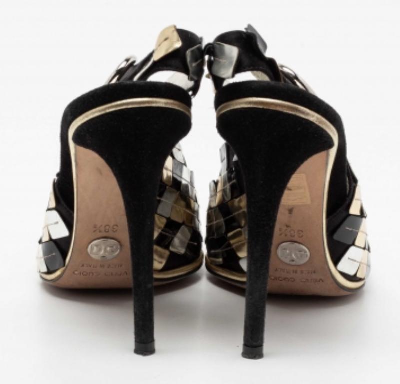 Dolce & Gabbana Sandalias negras/doradas con correa en el tobillo tamaño 38.5 en venta 1