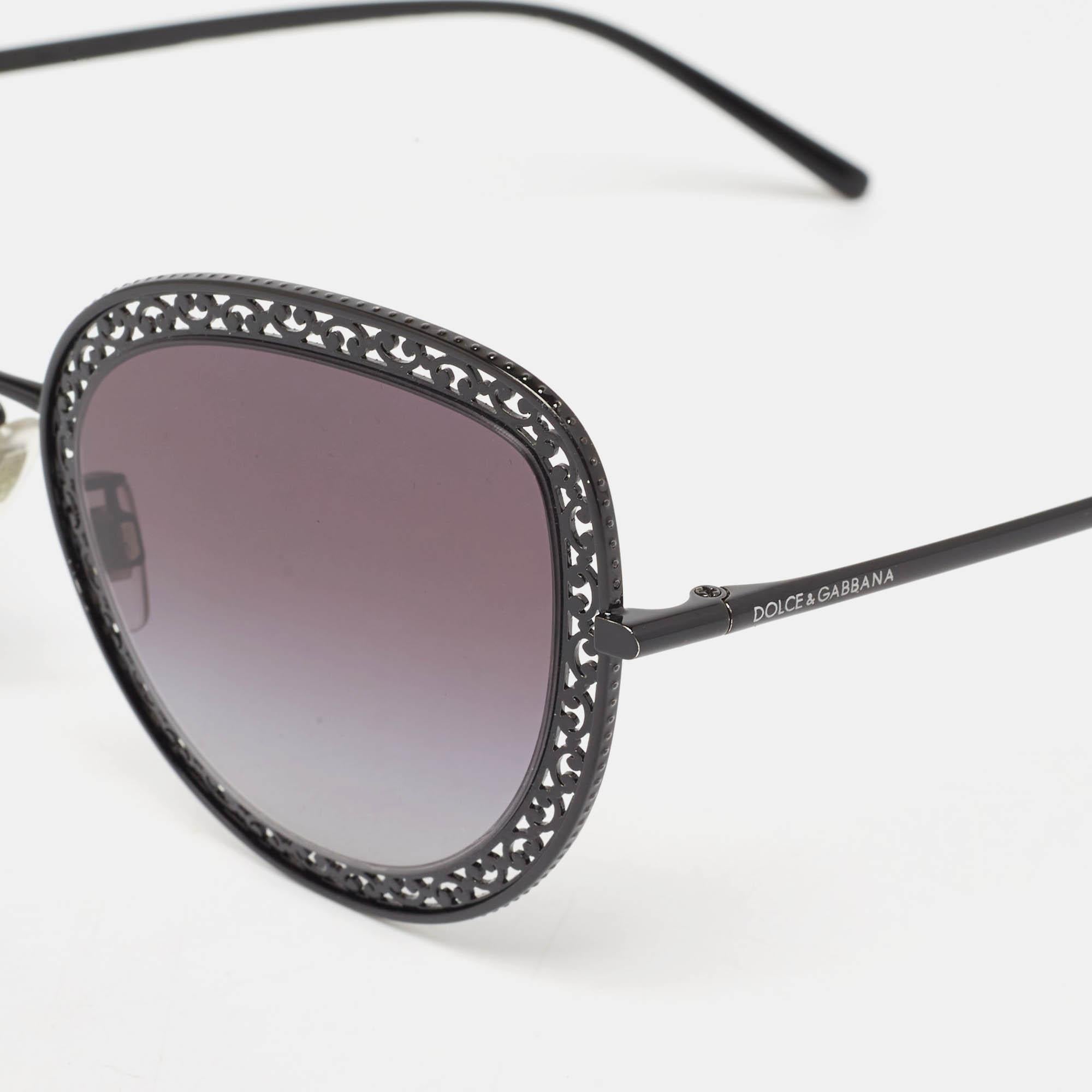 Dont limit your fashion sense to just your clothes and shoes but let your accessories also help you make the right style statement. Choose creations like these designer sunglasses to do just that for you. Set in a luxe design this pair is definitely