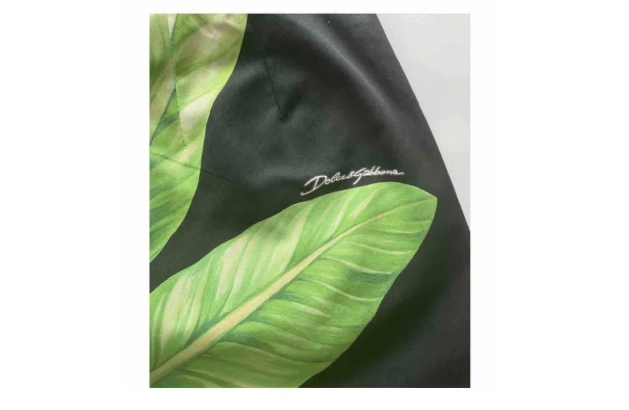 Women's Dolce & Gabbana Black Green Cotton Jungle Leaf Tropical Shorts Multicolor Flower