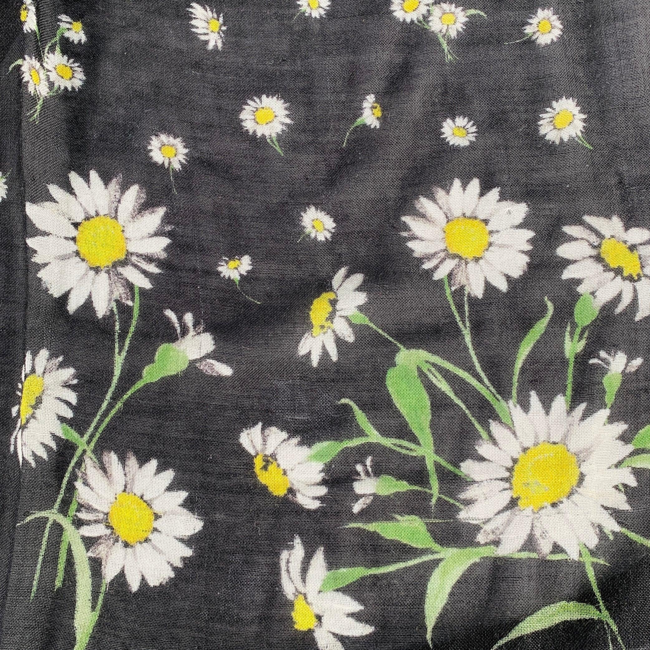 DOLCE & GABBANA Black Green Floral Scarf Shawl In Good Condition For Sale In San Francisco, CA