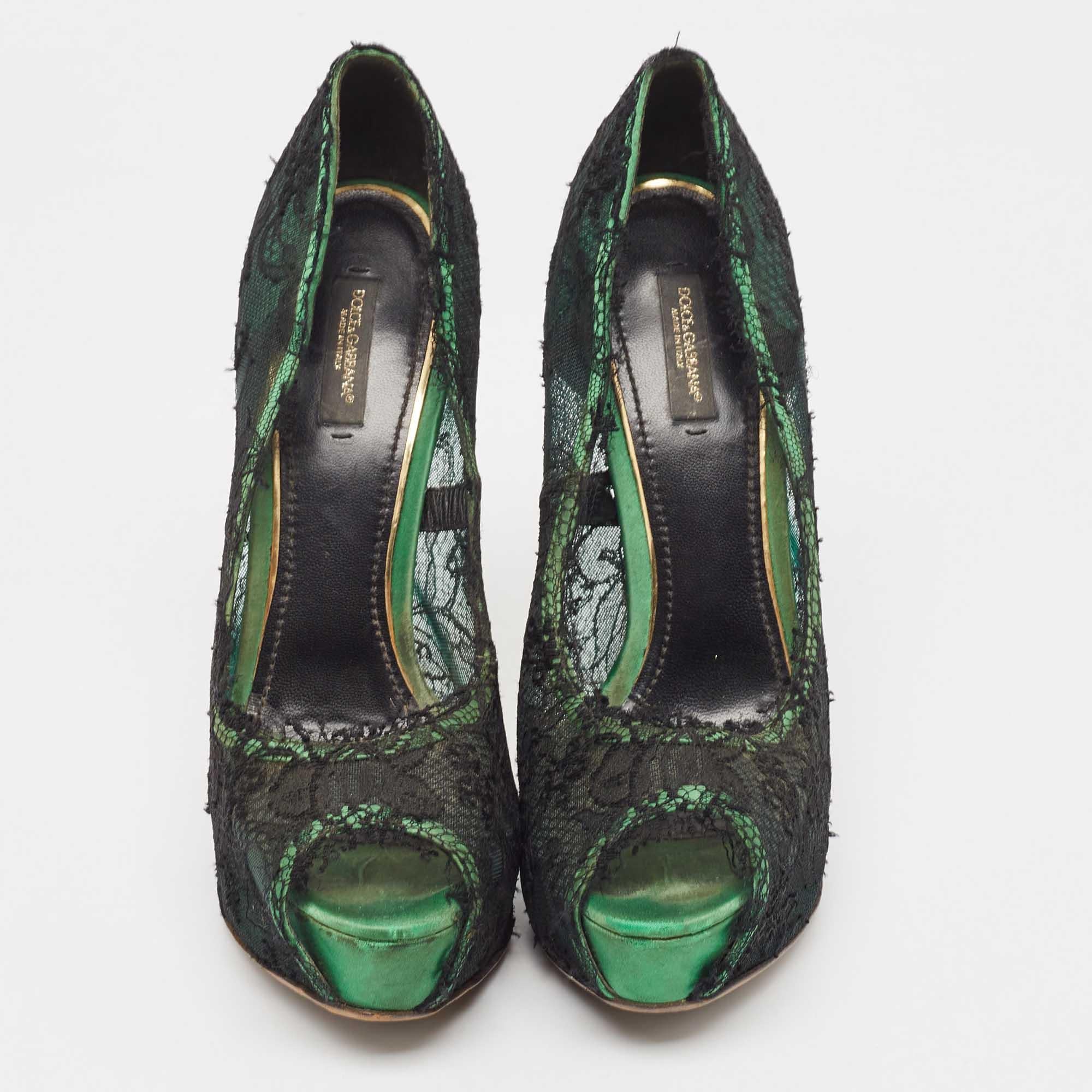 Nero Dolce & Gabbana, pizzo e raso nero/verde, con plateau in punta, taglia 40 in vendita