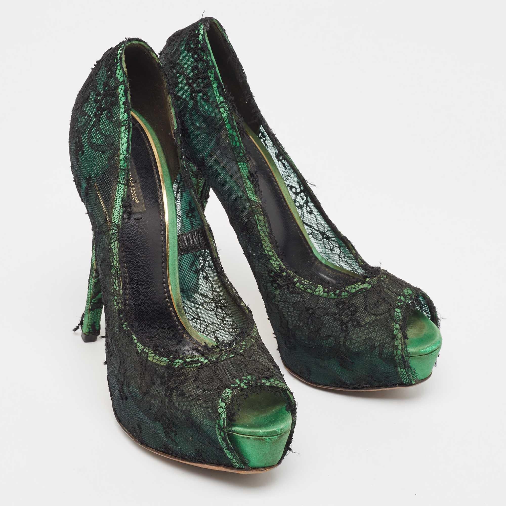 Dolce & Gabbana, pizzo e raso nero/verde, con plateau in punta, taglia 40 In condizioni buone in vendita a Dubai, Al Qouz 2
