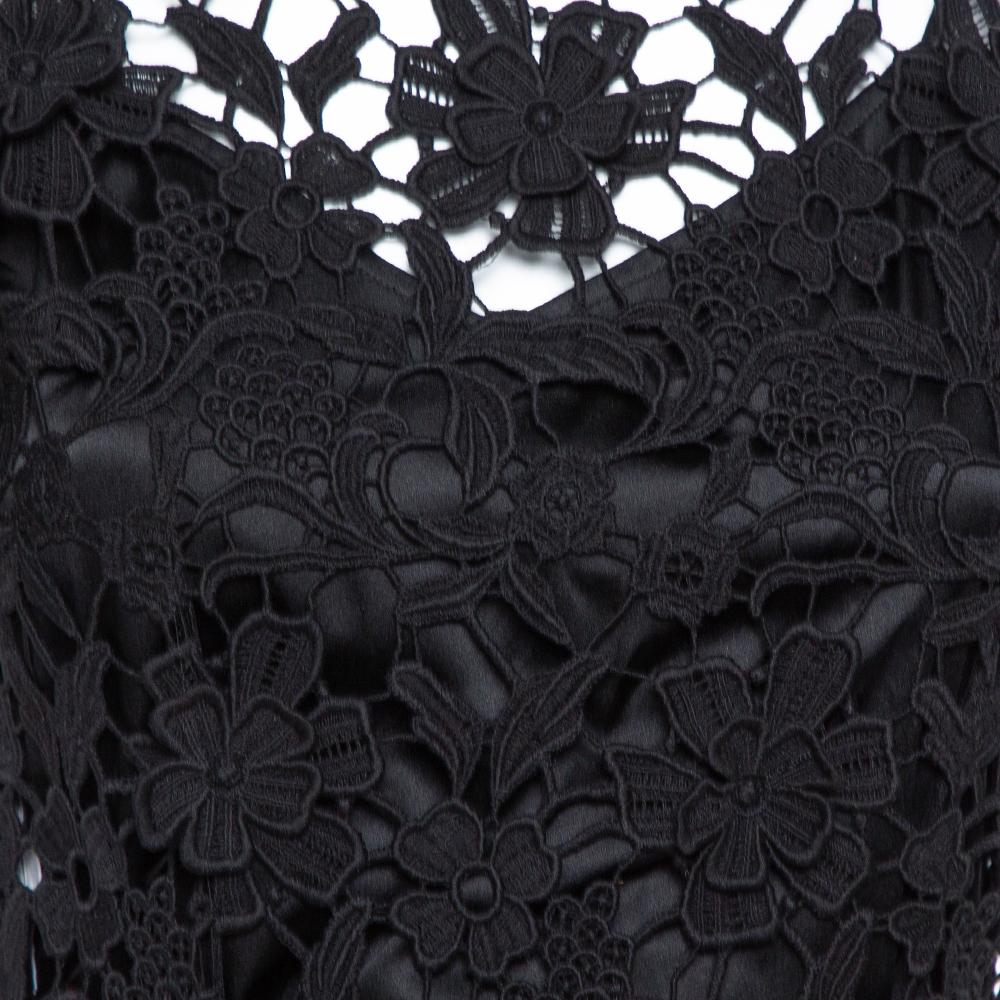 Dolce & Gabbana Black Guipure Lace Sheath Dress M In Good Condition In Dubai, Al Qouz 2