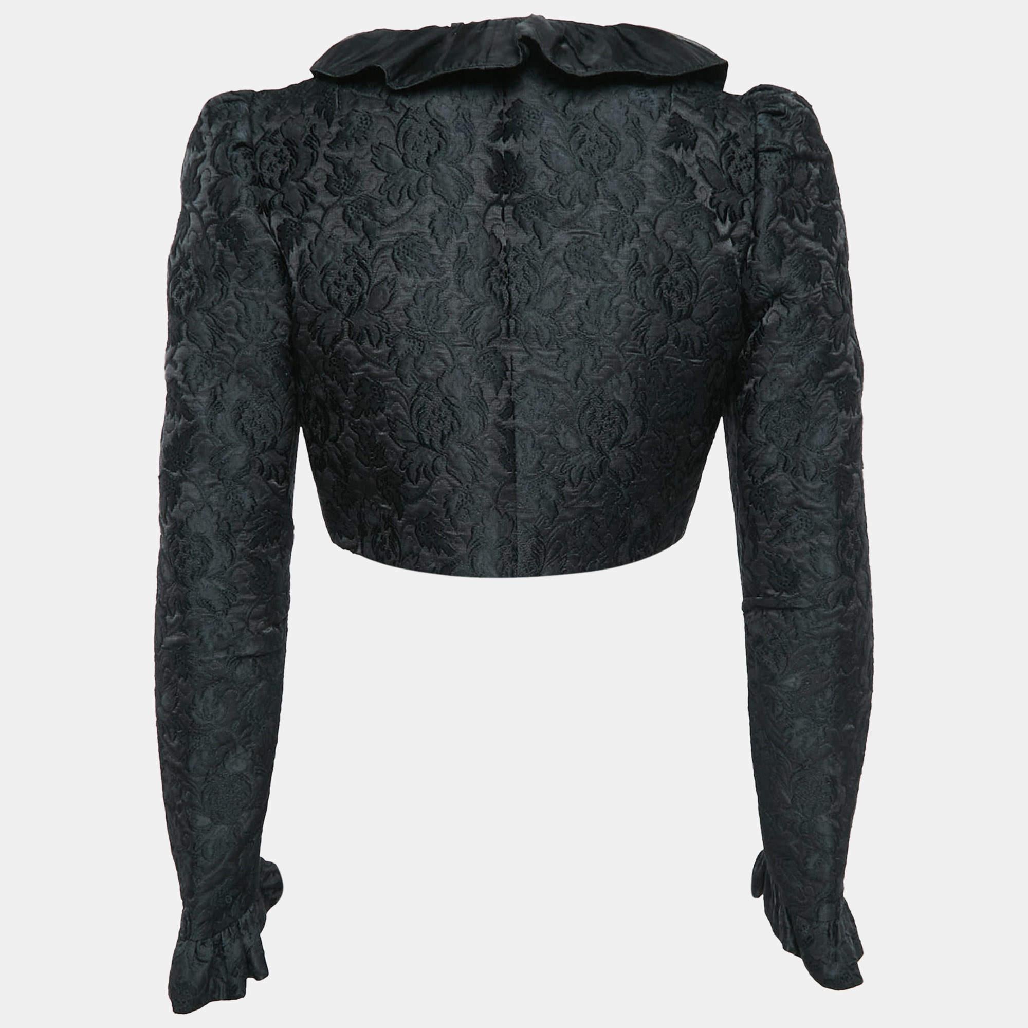 Infuse an extra dose of style into your outfit with this highly fashionable jacket. Tailored from quality materials  it embodies a contemporary vibe and is filled with functional characteristics.