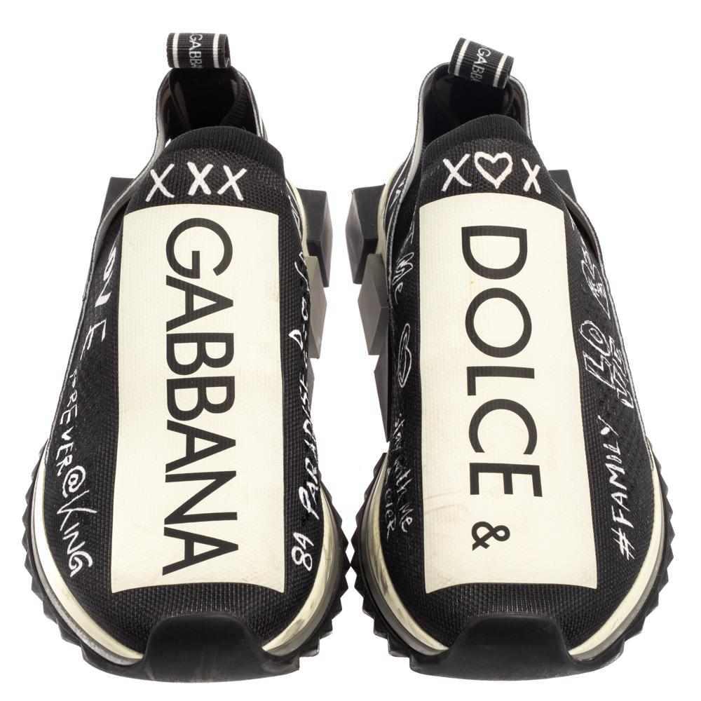 Let your love for high-end fashion come forward by wearing these chic Sorrento sneakers from Dolce & Gabbana. They are crafted from knit fabric and feature the brand logo detailed on the vamps and brand labels on the heel counters. They are complete