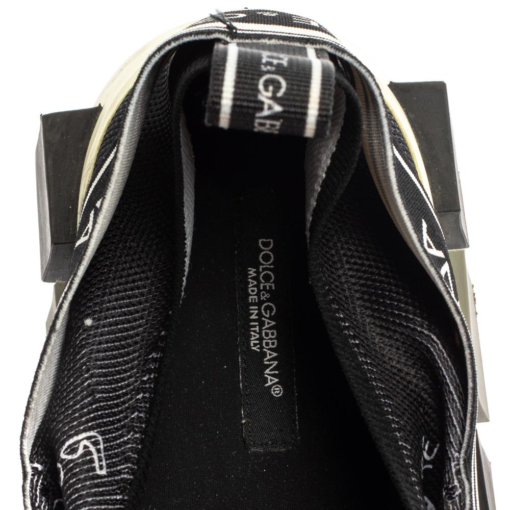 Dolce & Gabbana Black Knit Fabric Sorrento Graffiti Print Sneakers Size 41 In Good Condition In Dubai, Al Qouz 2