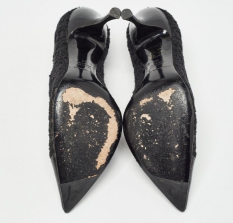 Zapatos maravillosamente elaborados con elementos notables para que te queden bien y combinen a la perfección con todos tus planes. ¡Haz tuyos estos zapatos de tacón negros de encaje hoy mismo!
