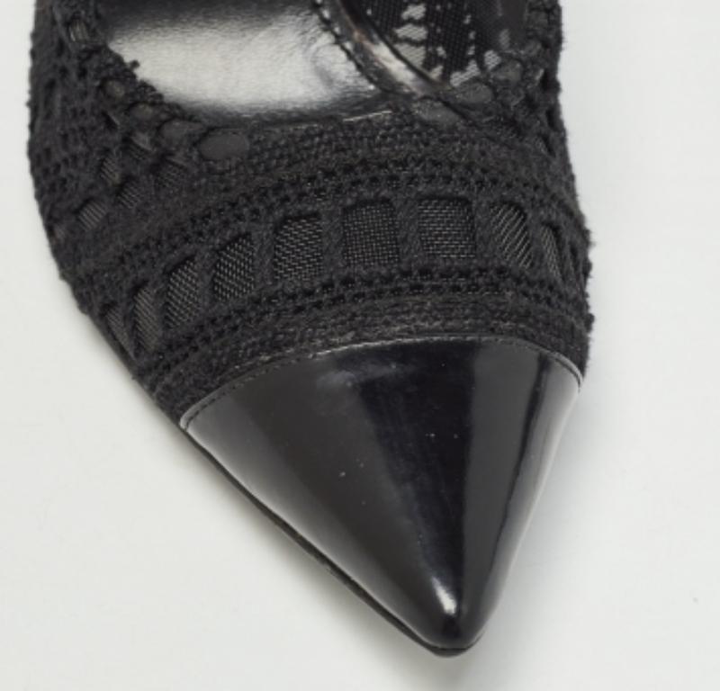 Dolce & Gabbana Bombas negras de encaje y piel con punta de ganchillo talla 39 en Bueno estado para la venta en Dubai, Al Qouz 2