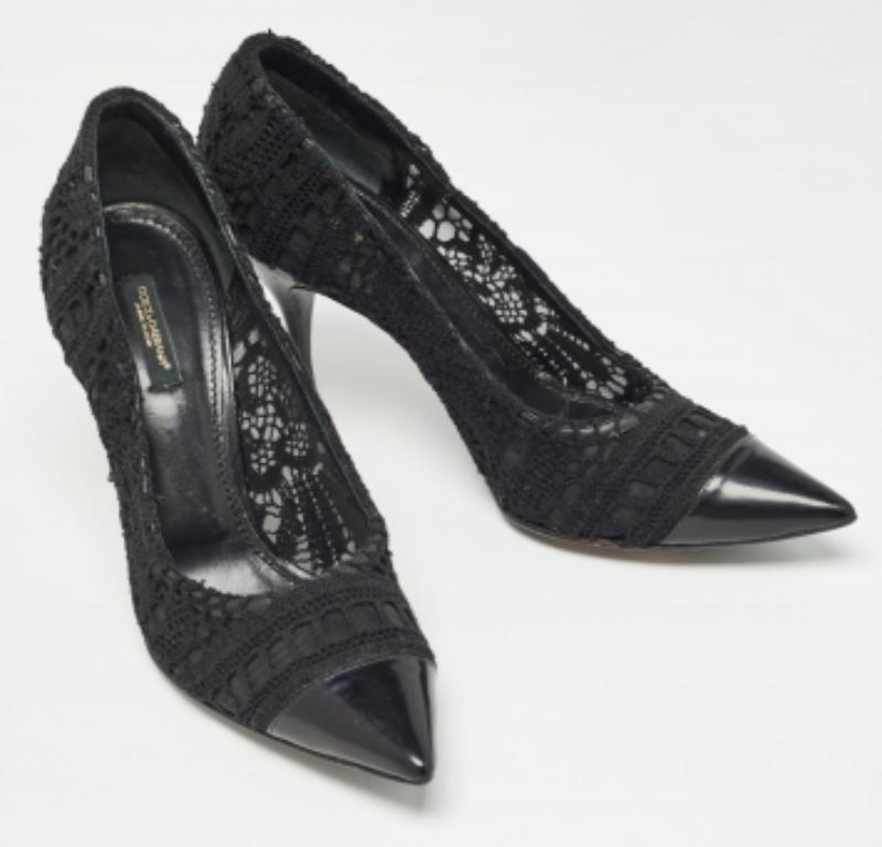 De las mujeres Dolce & Gabbana Bombas negras de encaje y piel con punta de ganchillo talla 39 en venta