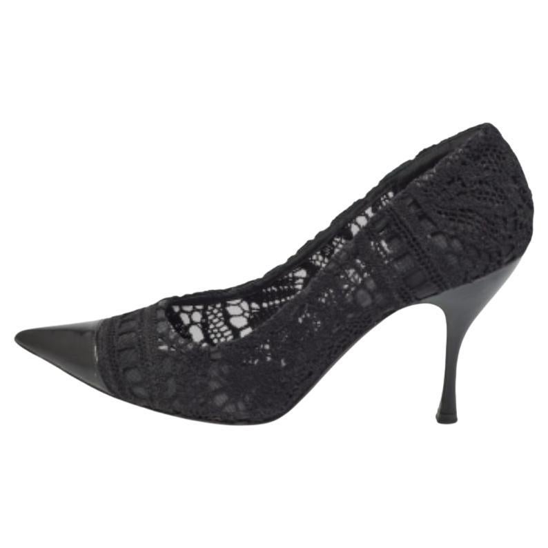 Dolce & Gabbana Bombas negras de encaje y piel con punta de ganchillo talla 39