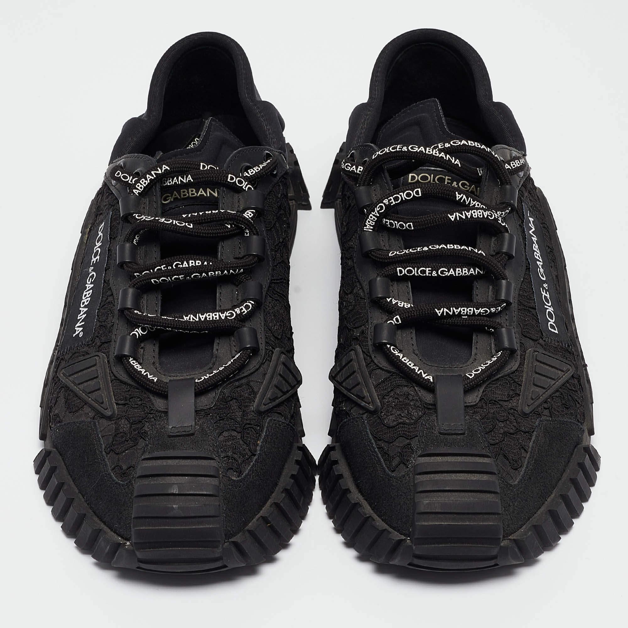 Dolce & Gabbana Black Lace and Neoprene Ns1 Sneakers Size 41 In Good Condition For Sale In Dubai, Al Qouz 2