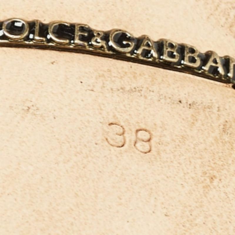 Dolce & Gabbana Bombas negras de encaje y ante talla 38 en venta 4