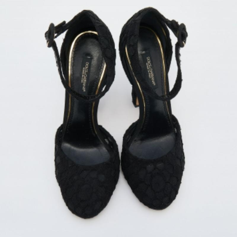 Dolce & Gabbana Schwarze Sandalen mit Spitzenriemen und Knöchelriemen Größe 36 Damen im Angebot
