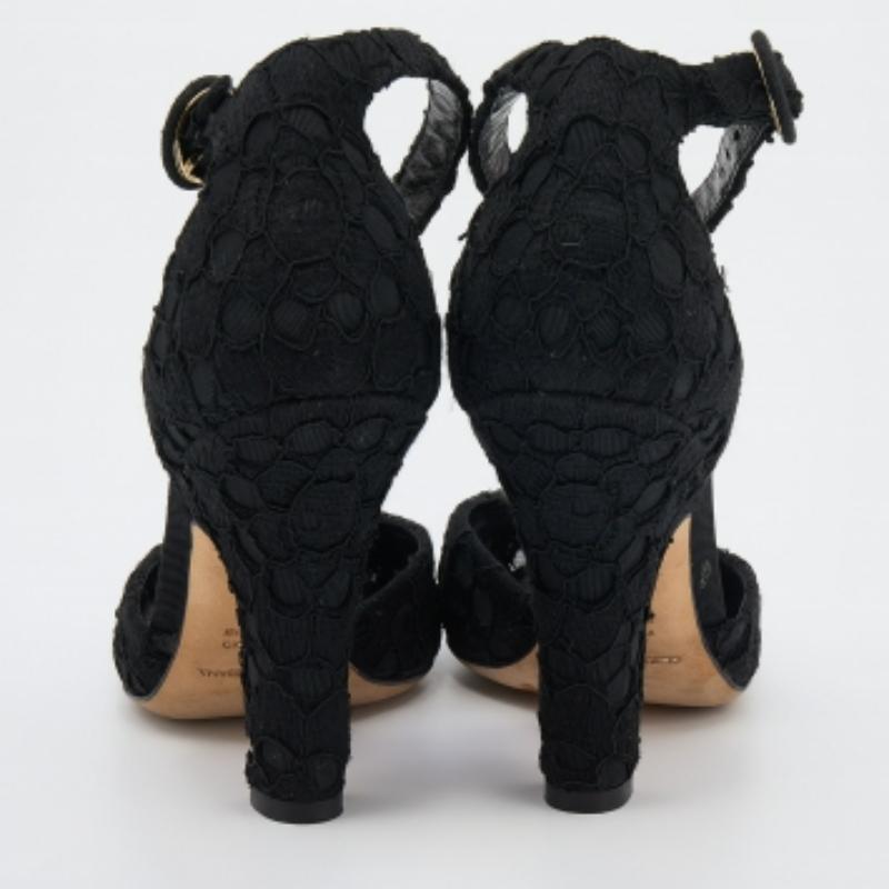 Dolce & Gabbana Schwarze Sandalen mit Spitzenriemen und Knöchelriemen Größe 36 im Angebot 3
