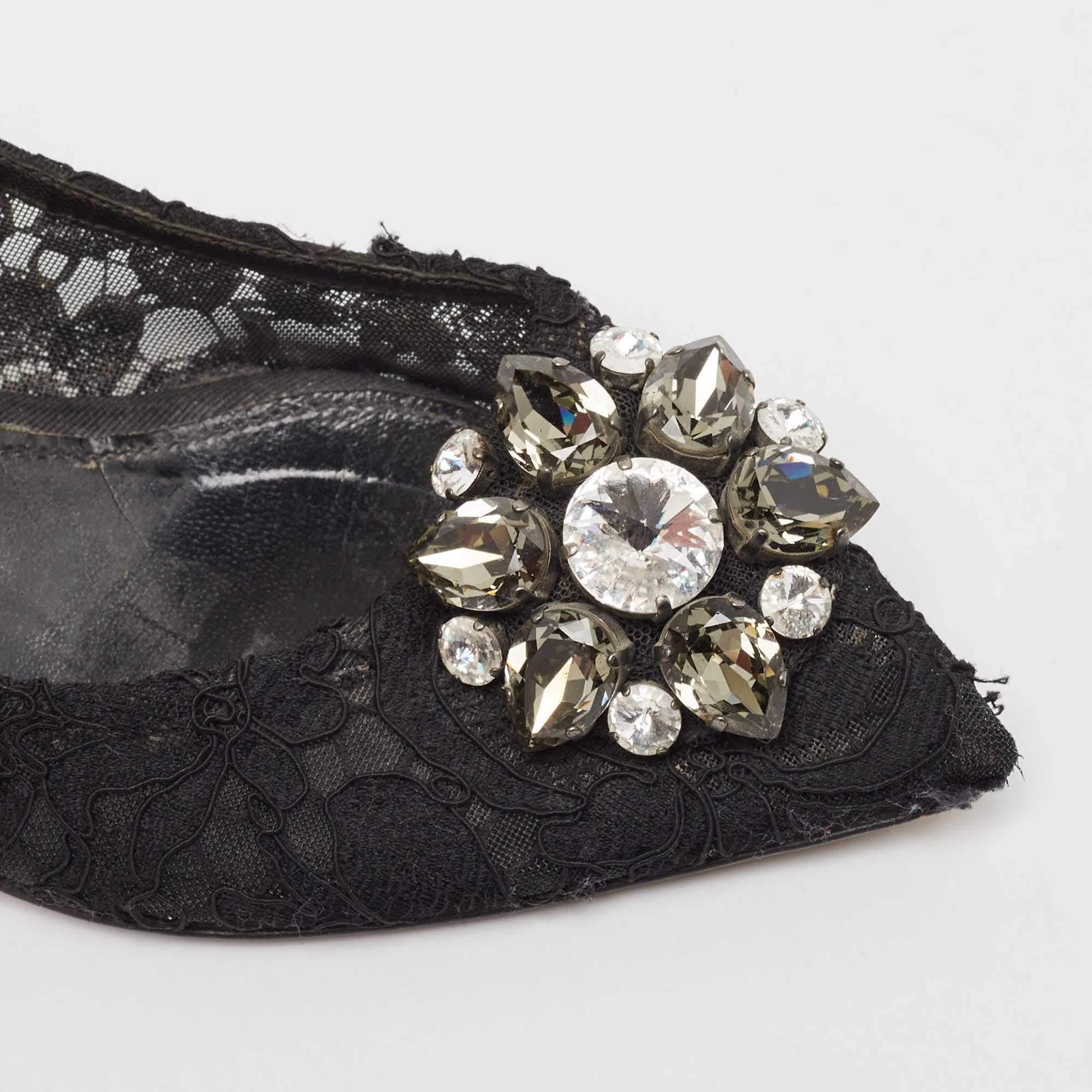 Bombas Dolce & Gabbana Bellucci de encaje negro Talla 38.5 en venta 2