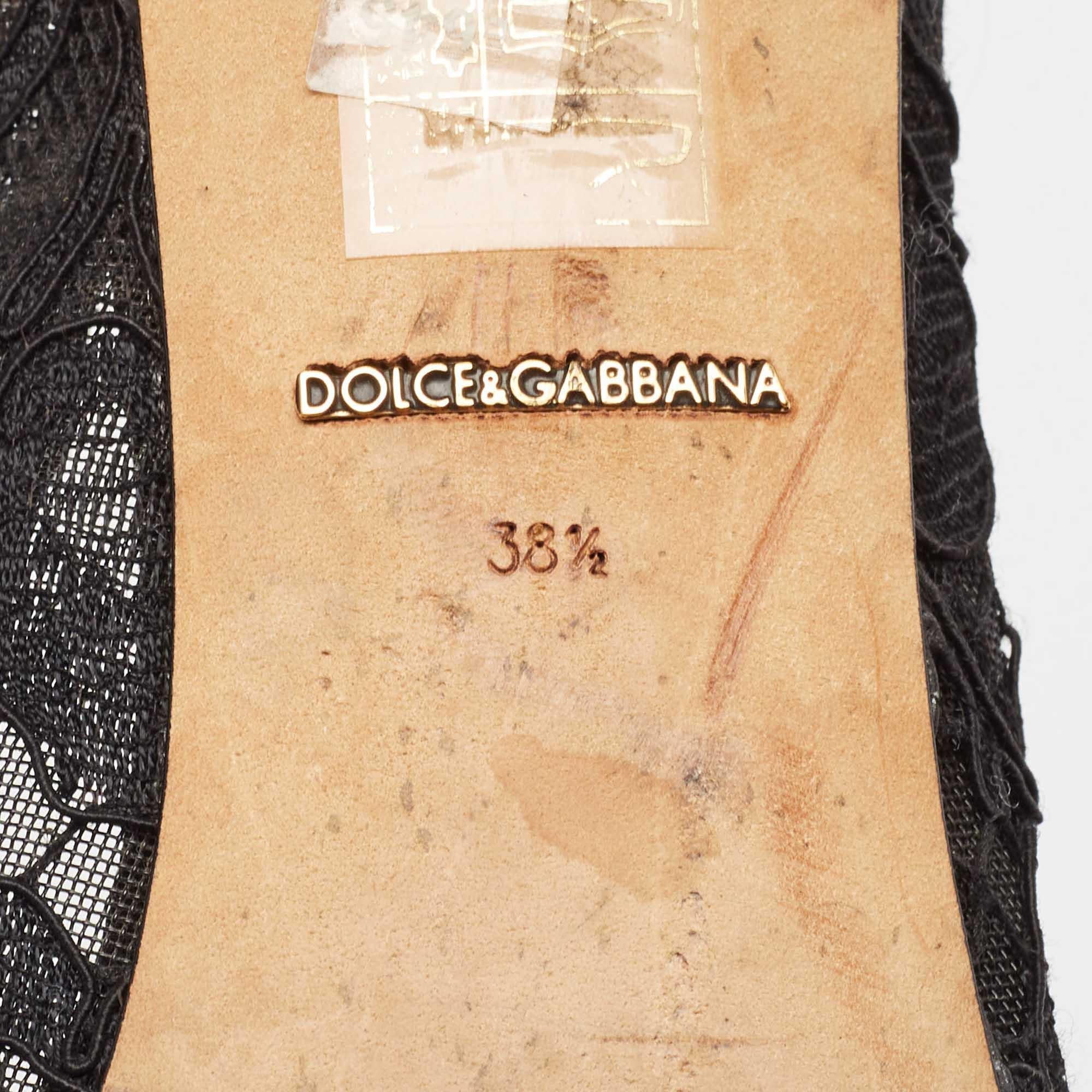 Bombas Dolce & Gabbana Bellucci de encaje negro Talla 38.5 en venta 3